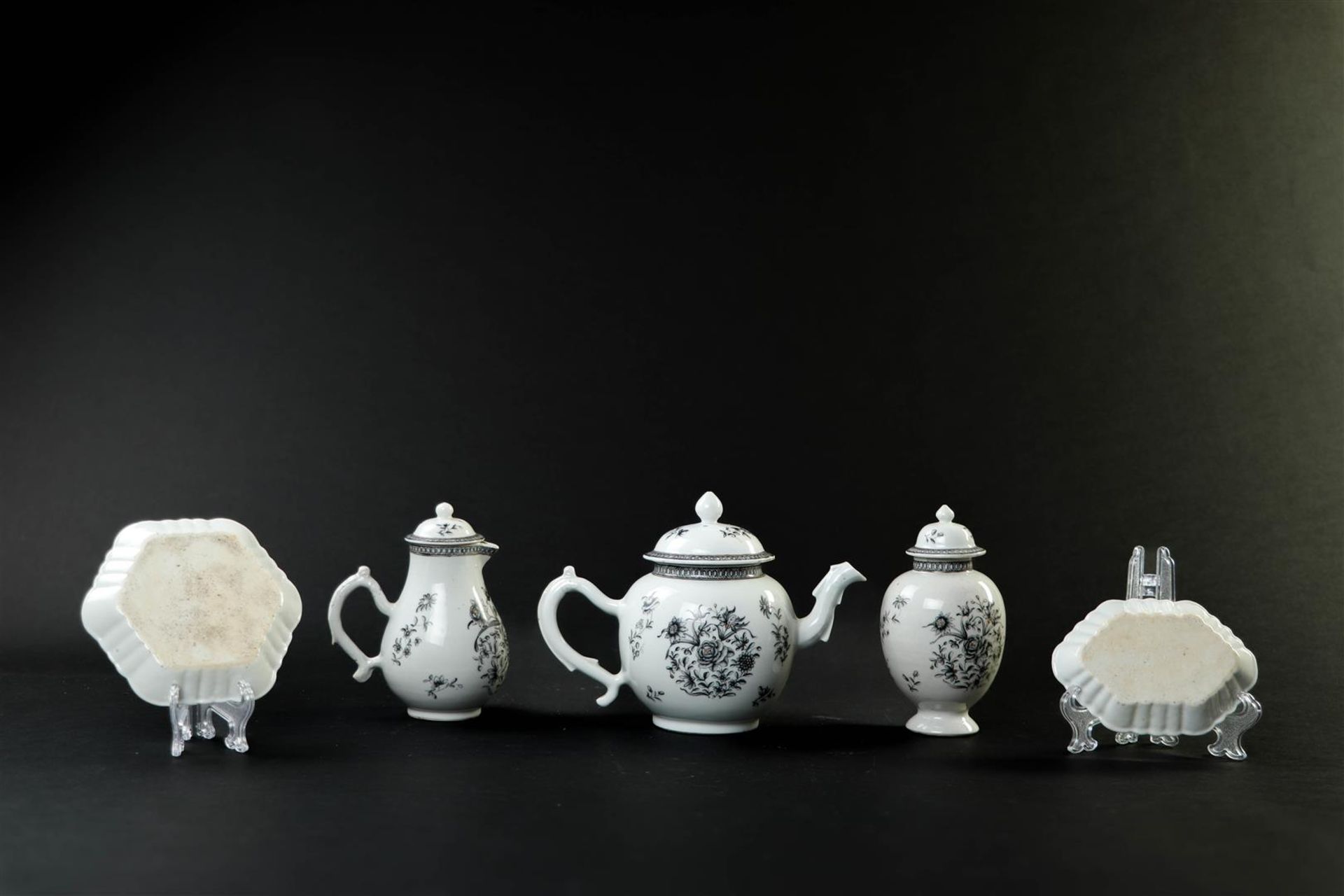 An Encre de Chine tableware set consisting of a teapot, milk jug, tea caddy, patty pan and spoon tra - Image 2 of 24
