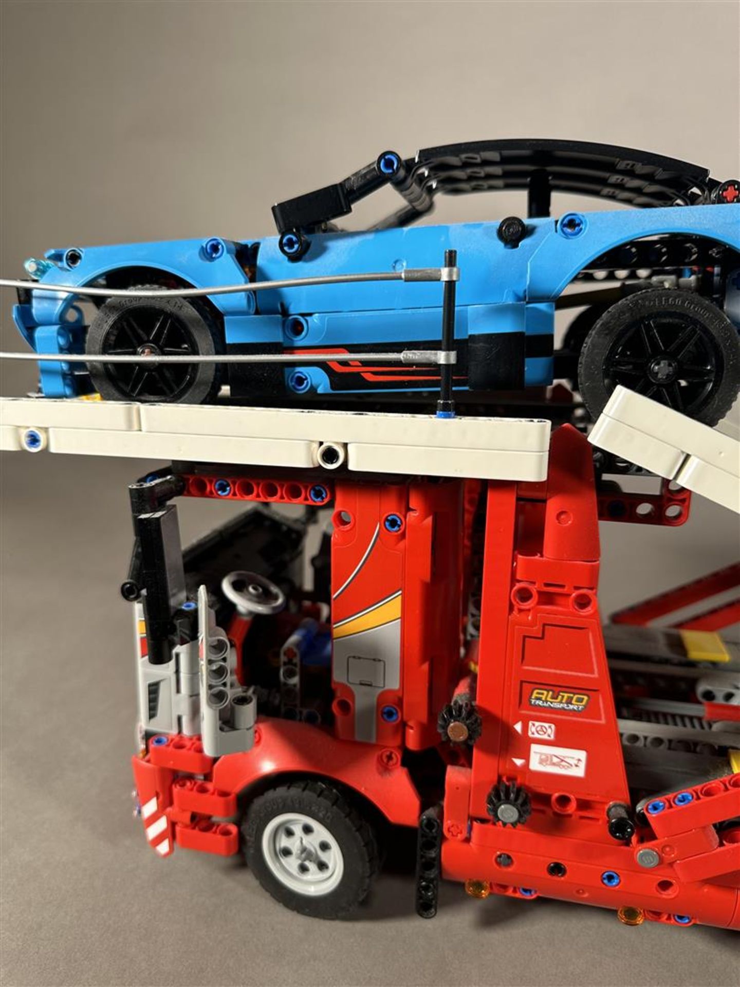 Lego Technic Car Transport Vehicle - 42098. - Bild 6 aus 6