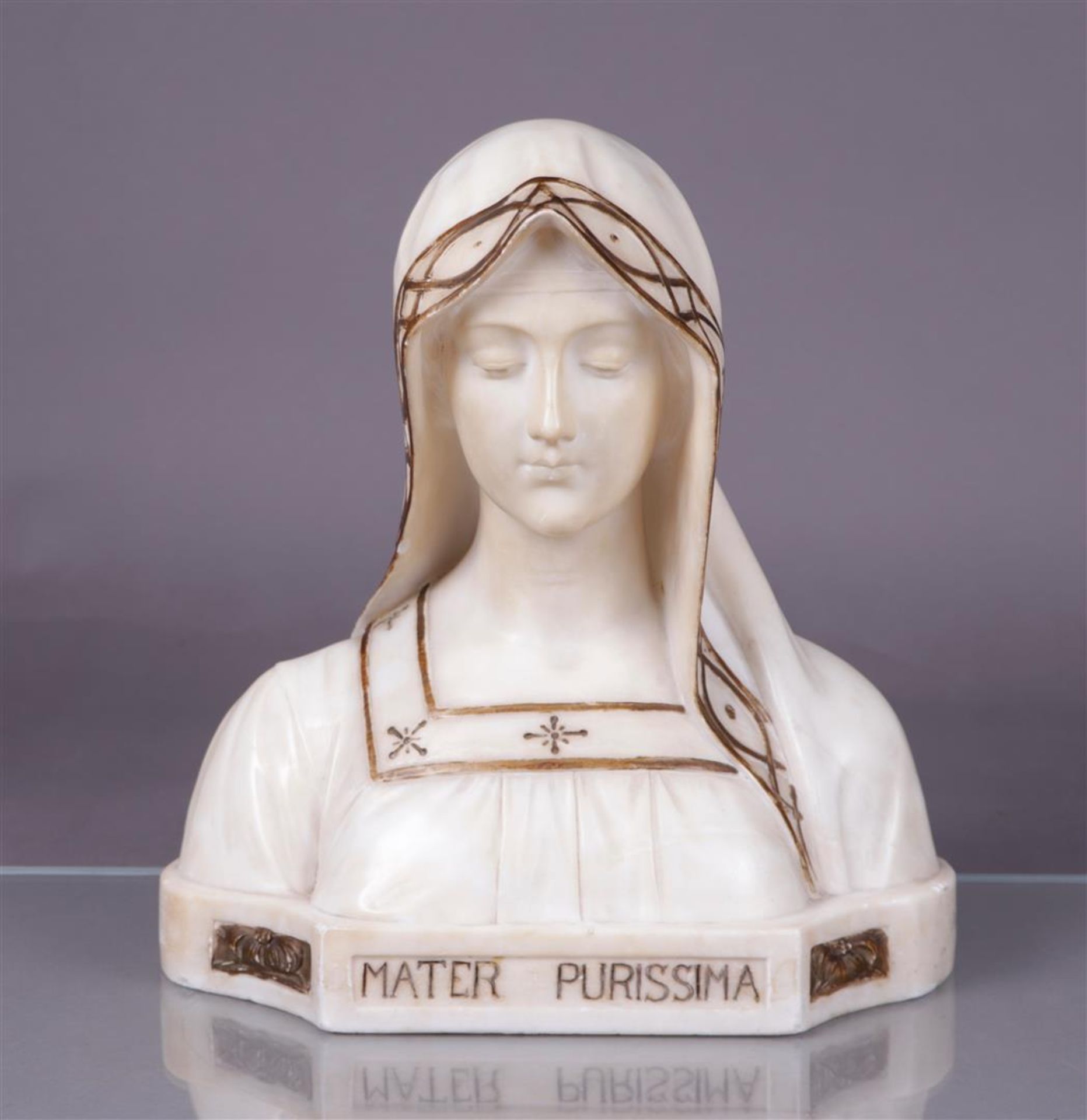 A marble bust of Maria Mater Purissima, signed 'Fagioli' (in the foot). ca. 1900.
H.: 35 cm.