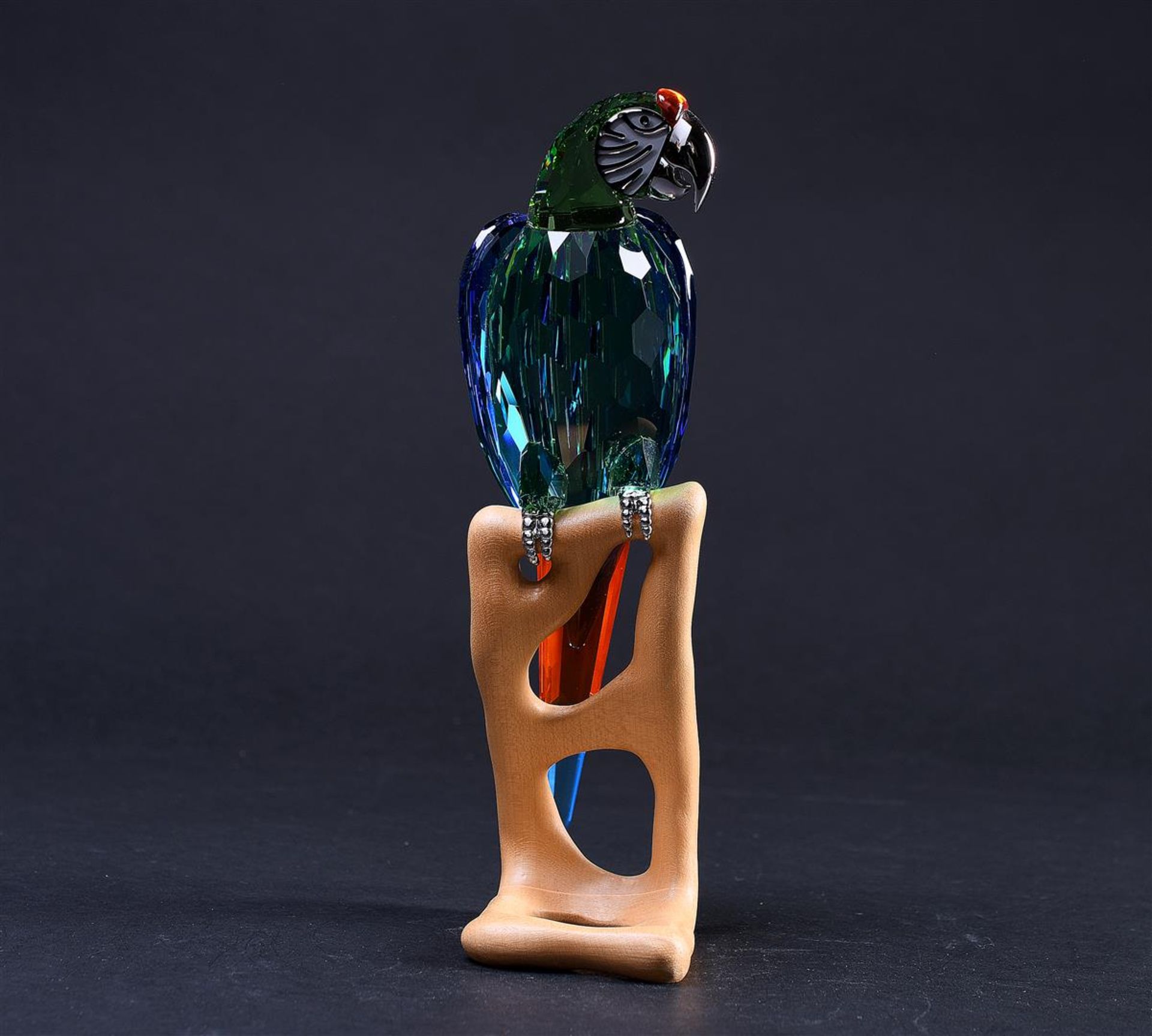 Swarovski, Macaw paradise bird, Year of issue 2005, 685824. Includes original box.
H. 24 cm. - Image 2 of 7