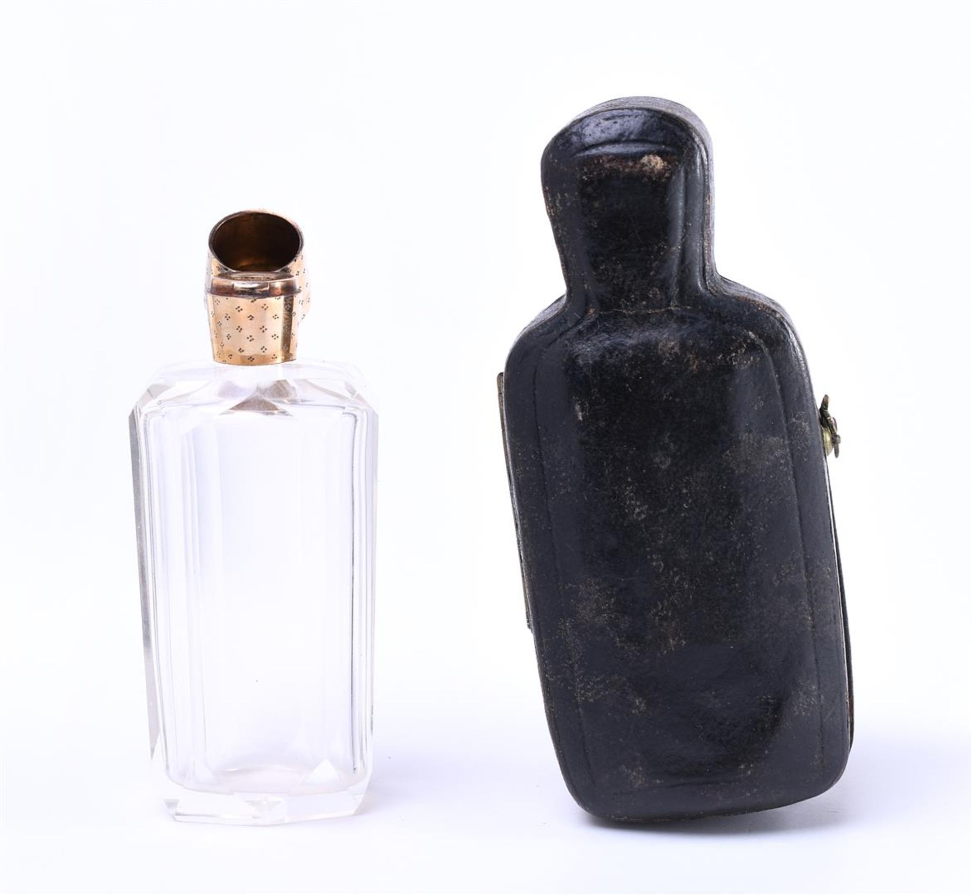 14 kt. Perfume bottle with travel case. Perfume bottle is made of glass and 14kt gold cap. Travel ca - Image 2 of 5