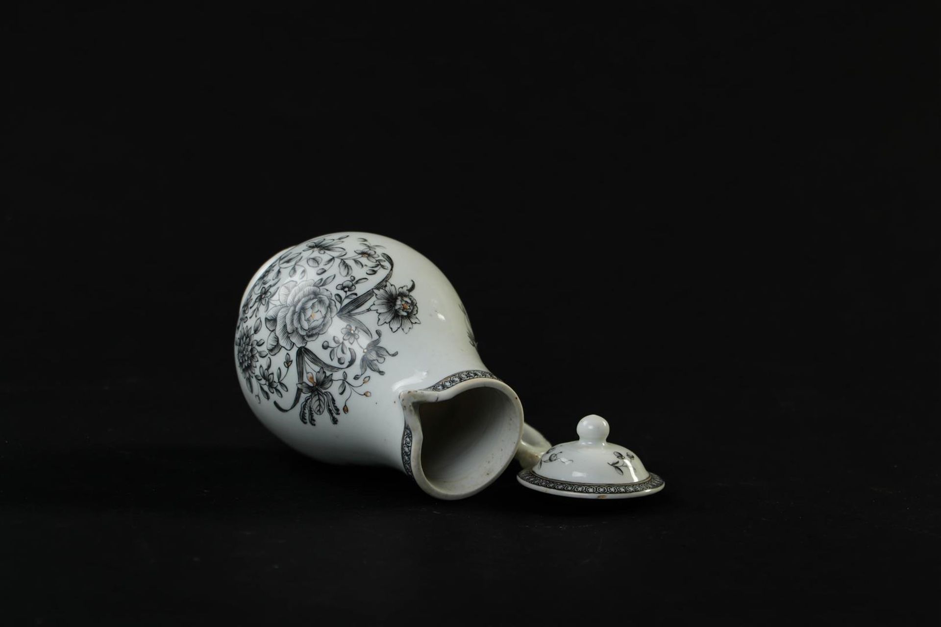 An Encre de Chine tableware set consisting of a teapot, milk jug, tea caddy, patty pan and spoon tra - Bild 14 aus 24