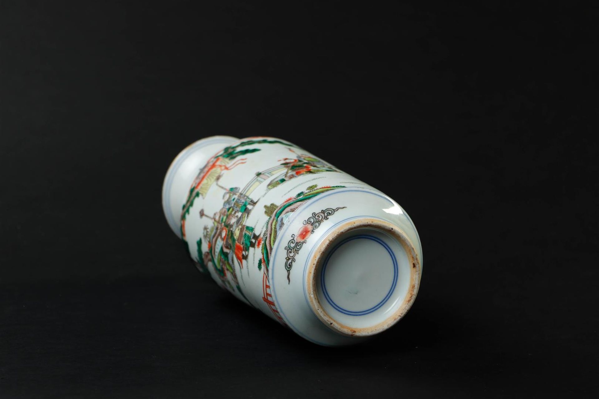 A porcelain famille verte vase with decor of various figures. China, 20th century.
H. 27,5 cm. - Image 5 of 5