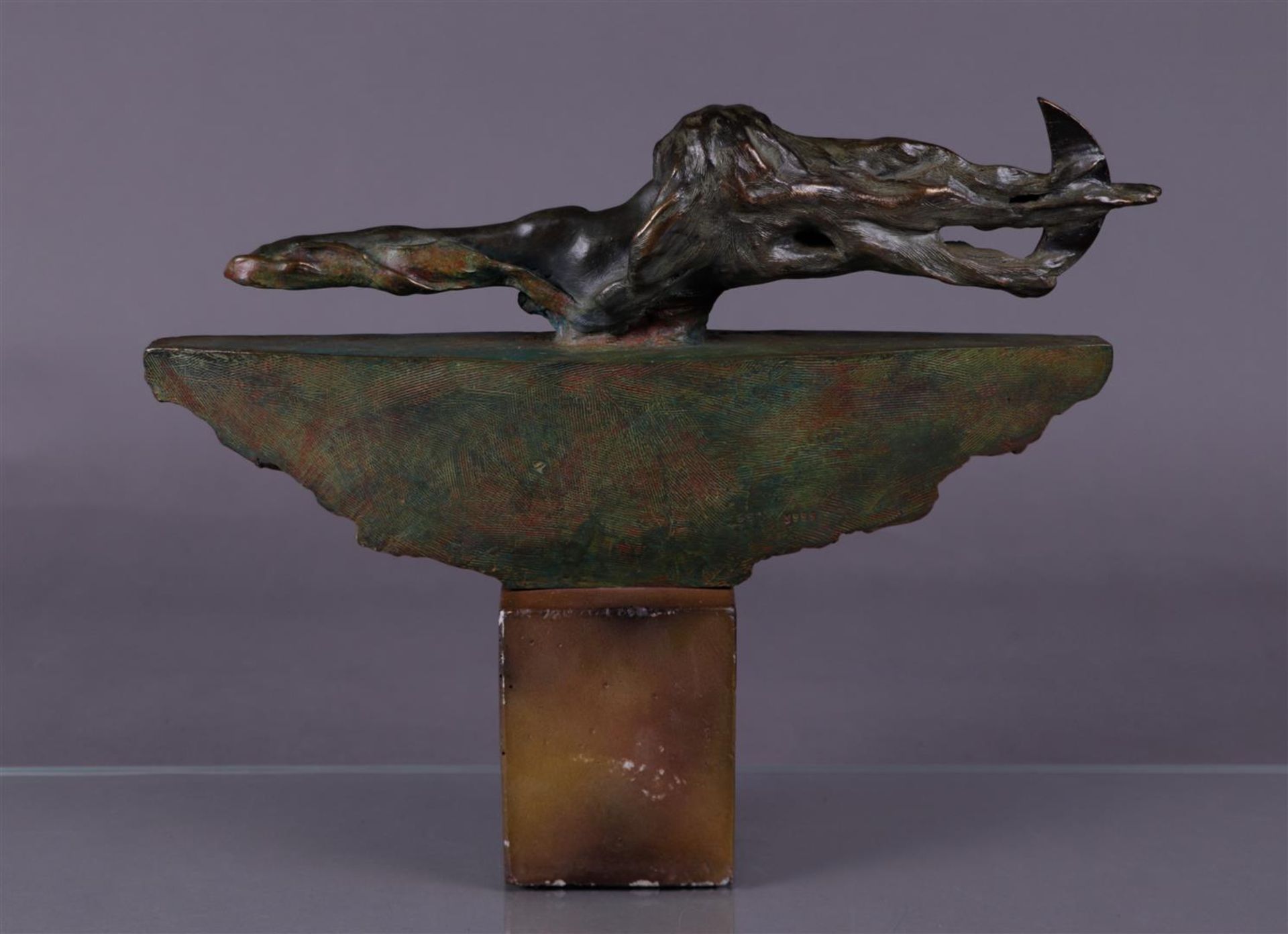 A bronze statue depicting the Night, signed 'Milo', 20th century.
29 x 35 cm. - Image 2 of 7