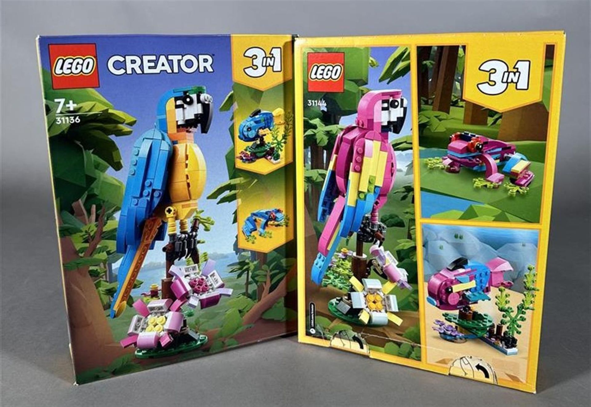 Lego creator 'blue' exotic parrot 31136; Lego creator 'pink' exotic parrot 6442319. (2x) - Image 2 of 4