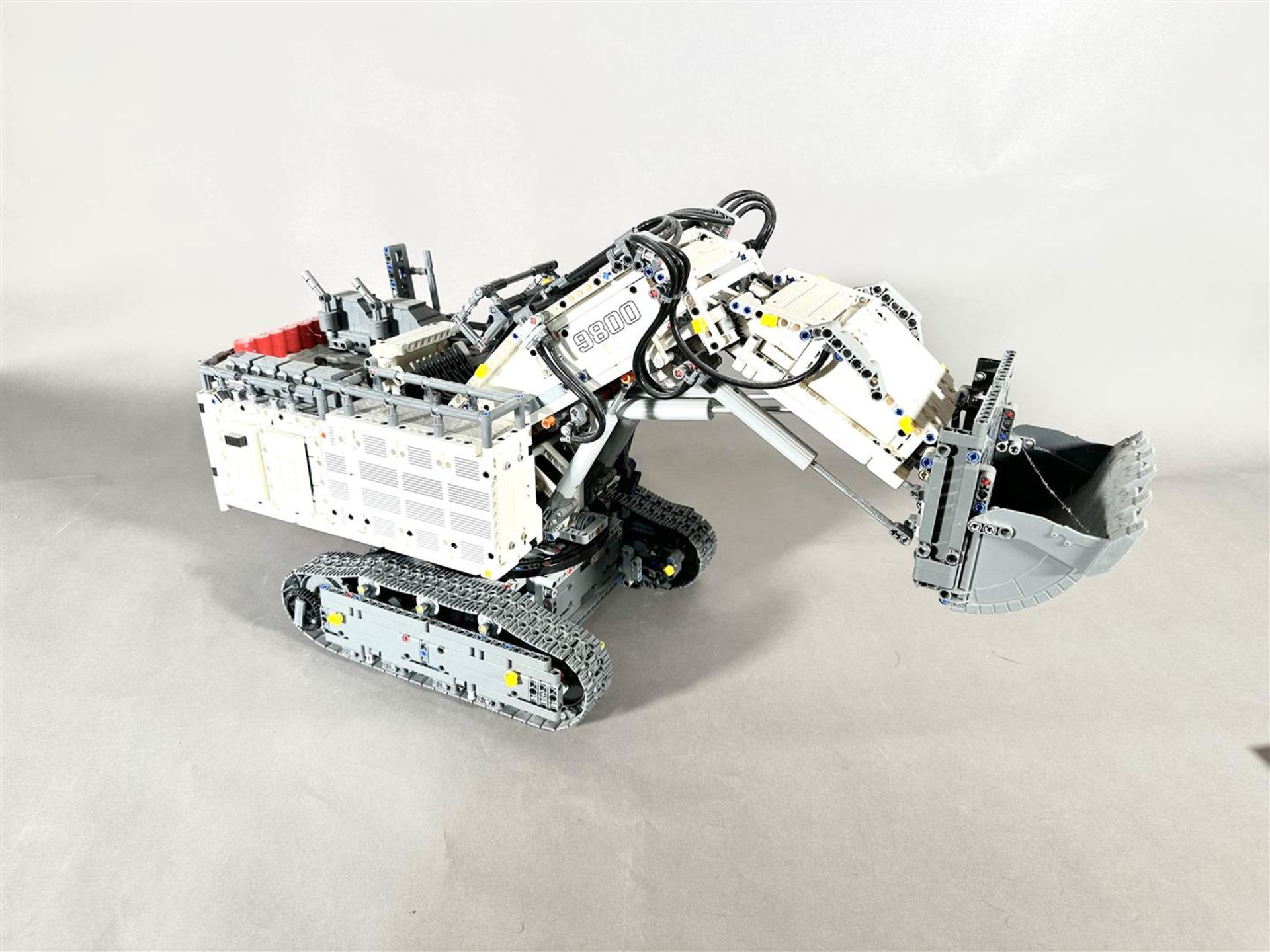 LEGO Technic Liebherr R 9800 Excavator - 42100 - Bild 3 aus 3