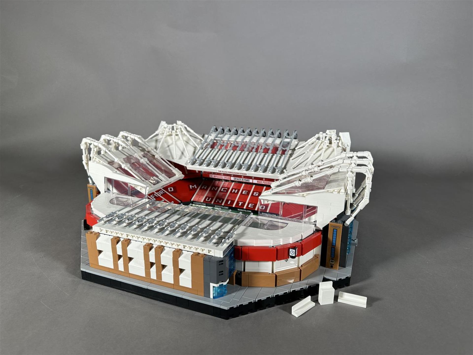 LEGO Creator Expert Old Trafford Manchester United - 10272 - Image 3 of 3
