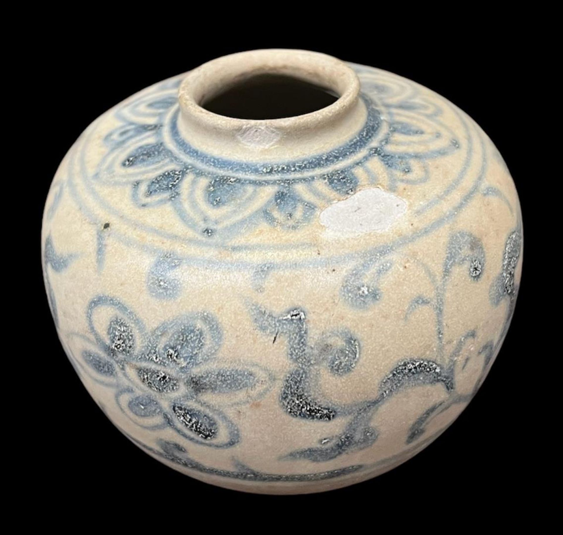 Ointment jar Ming floral motif.
H. 7,5 cm. - Bild 2 aus 3