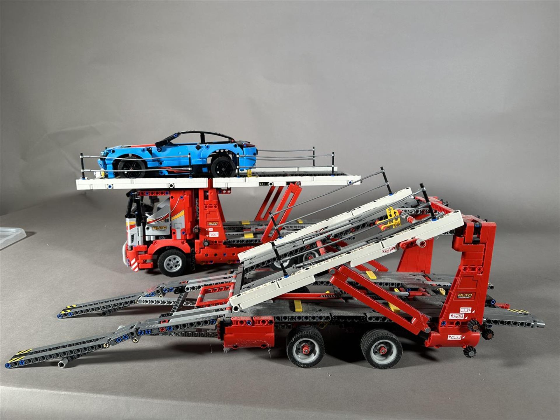Lego Technic Car Transport Vehicle - 42098. - Bild 4 aus 6