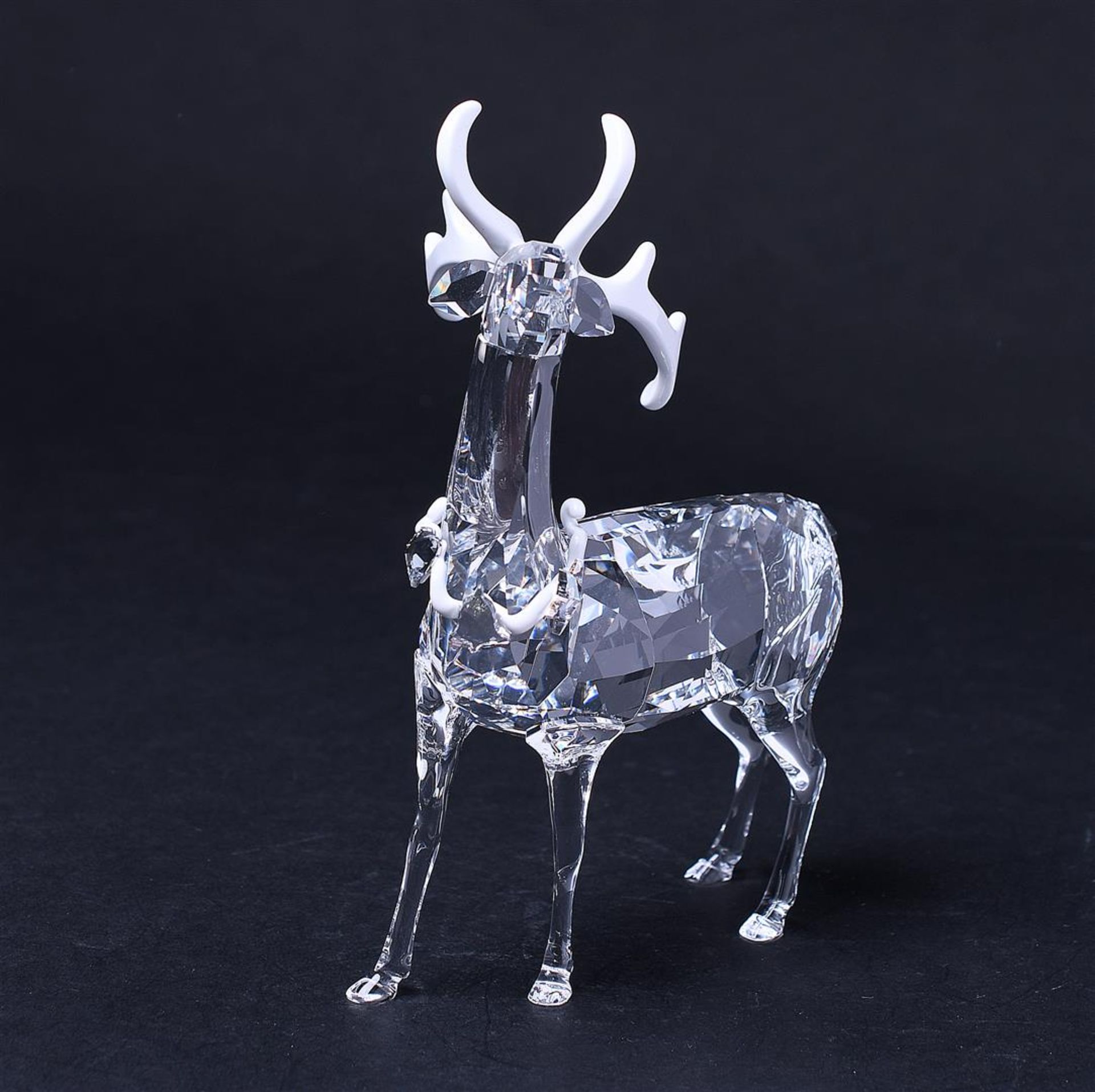 Swarovski, Christmas deer, year of issue 2019, 1133076. Includes original box.
10,5 x 14,8 cm. - Image 5 of 8