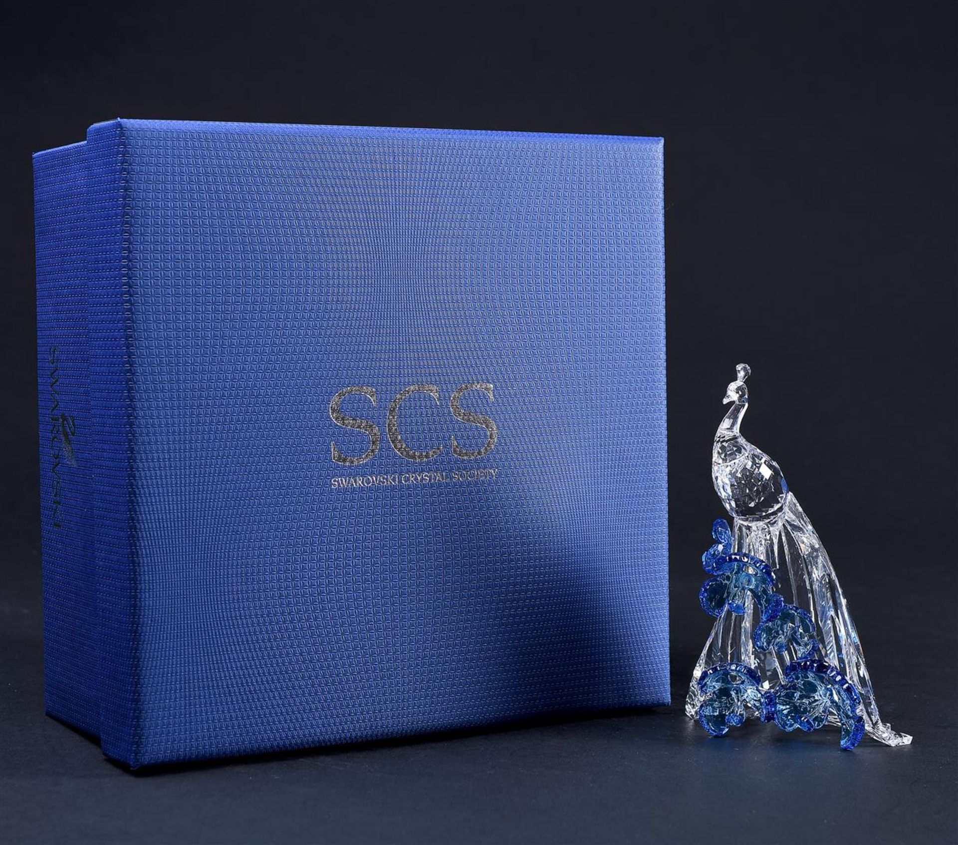 Swarovski SCS, white peacock, Year of issue 2015, 5063695. Includes original box.
8 x 12,3 x 7,5 cm. - Bild 5 aus 5