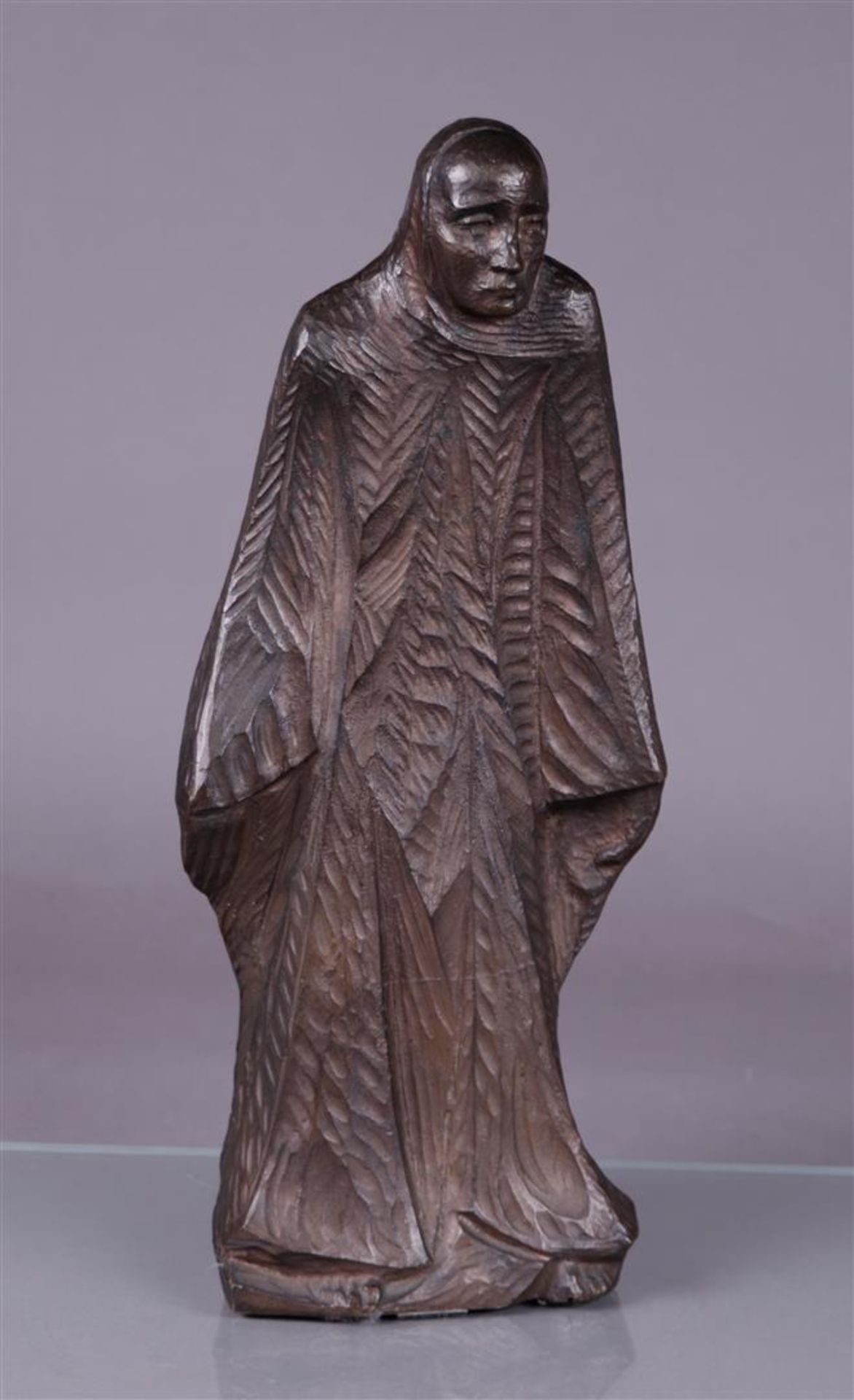 Antoon van Parijs (Deinze 1884 - 1968), Standing figure, signed (in the base, bronze.
H.: 44,5 cm.