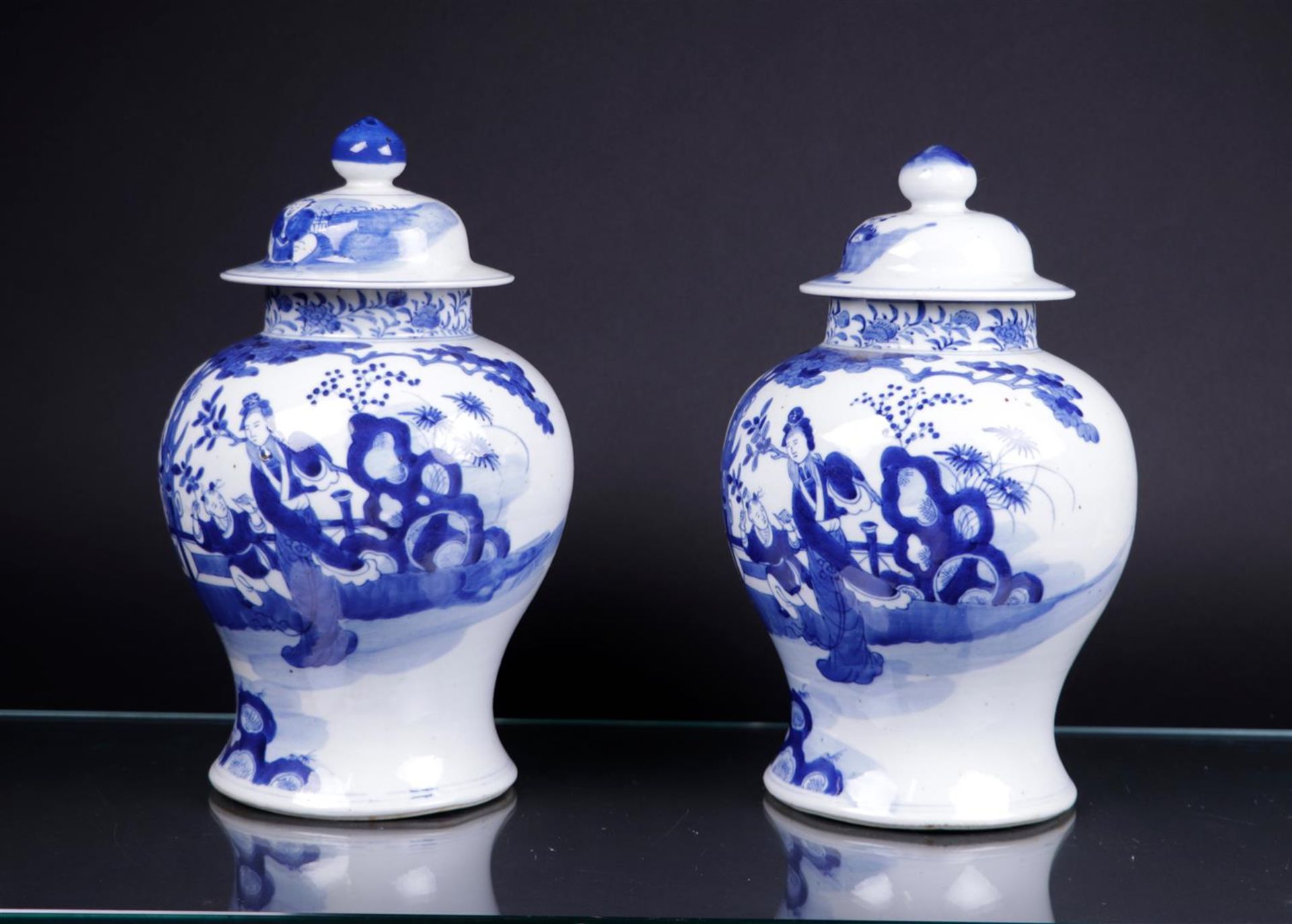 Two porcelain cupboard vases with frosted and crazy decor. China, 19th century.
H. 31 cm. - Image 2 of 6