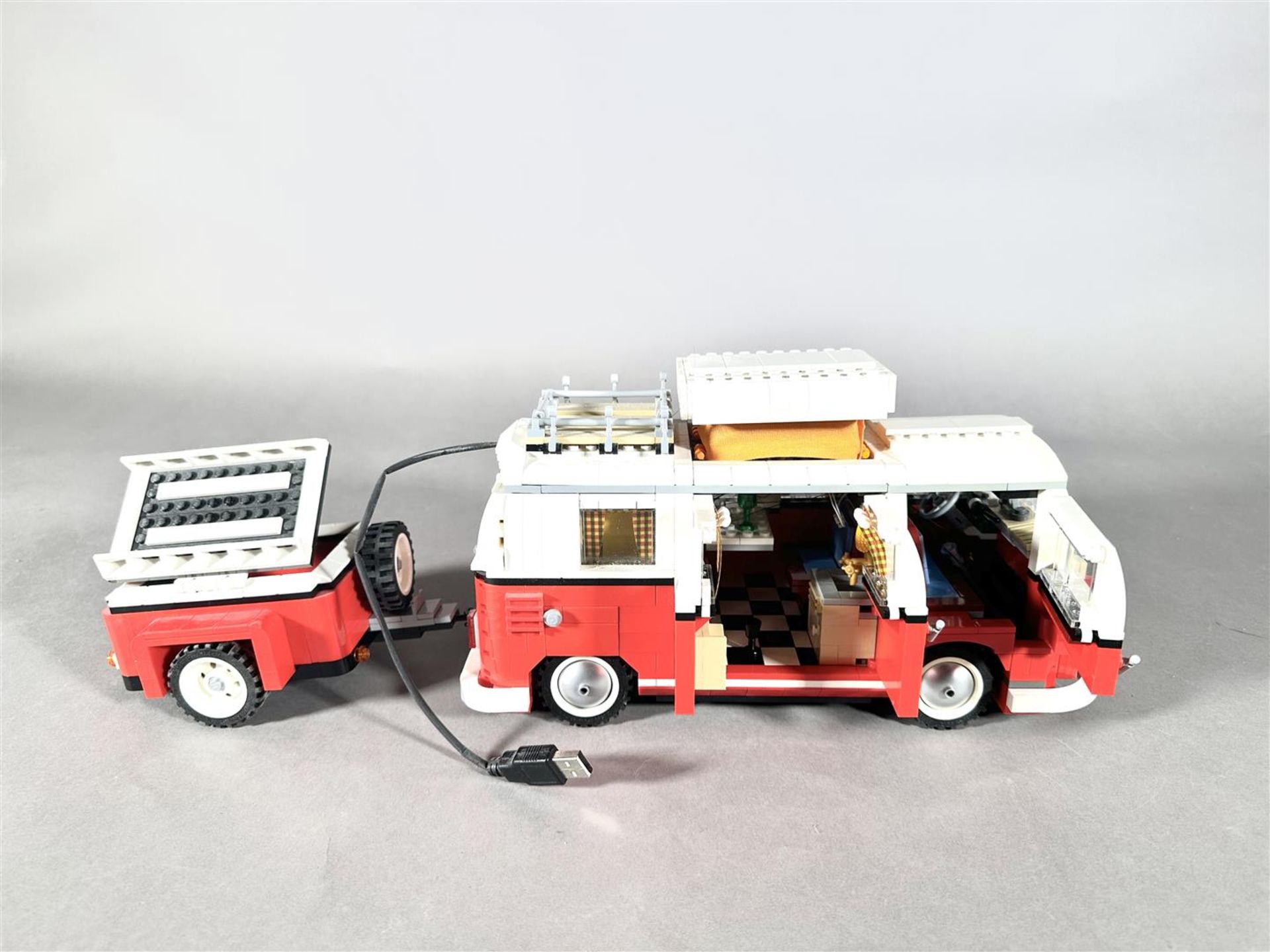 LEGO - Creator Expert - 10220 - Volkswagen T1 Camper Van. - Bild 3 aus 4