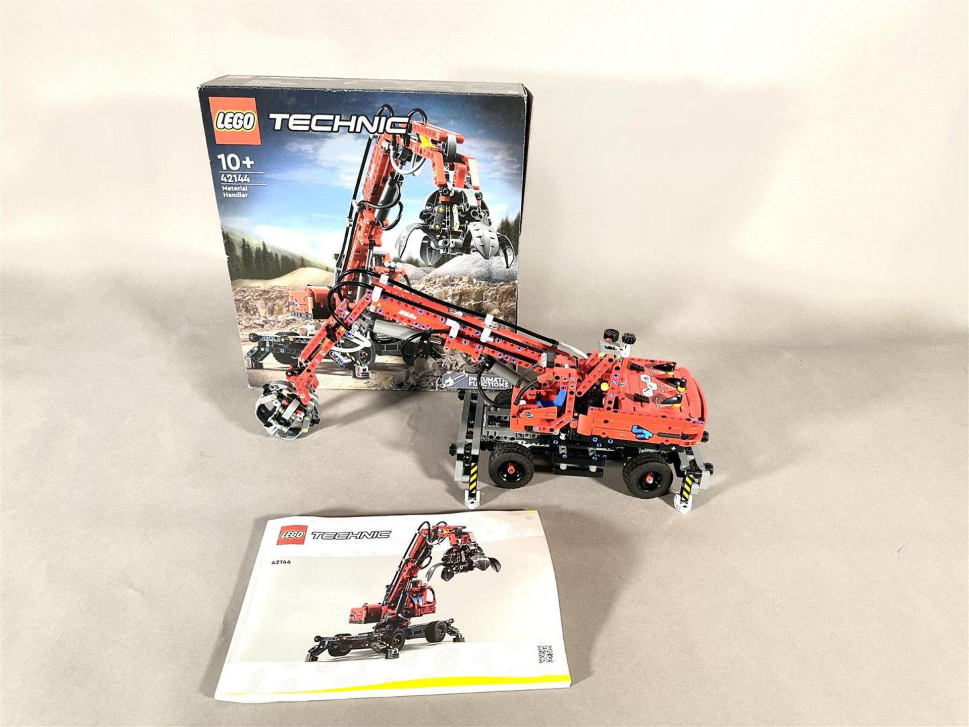 LEGO - Technic - Material Handler Crane - 2000-present