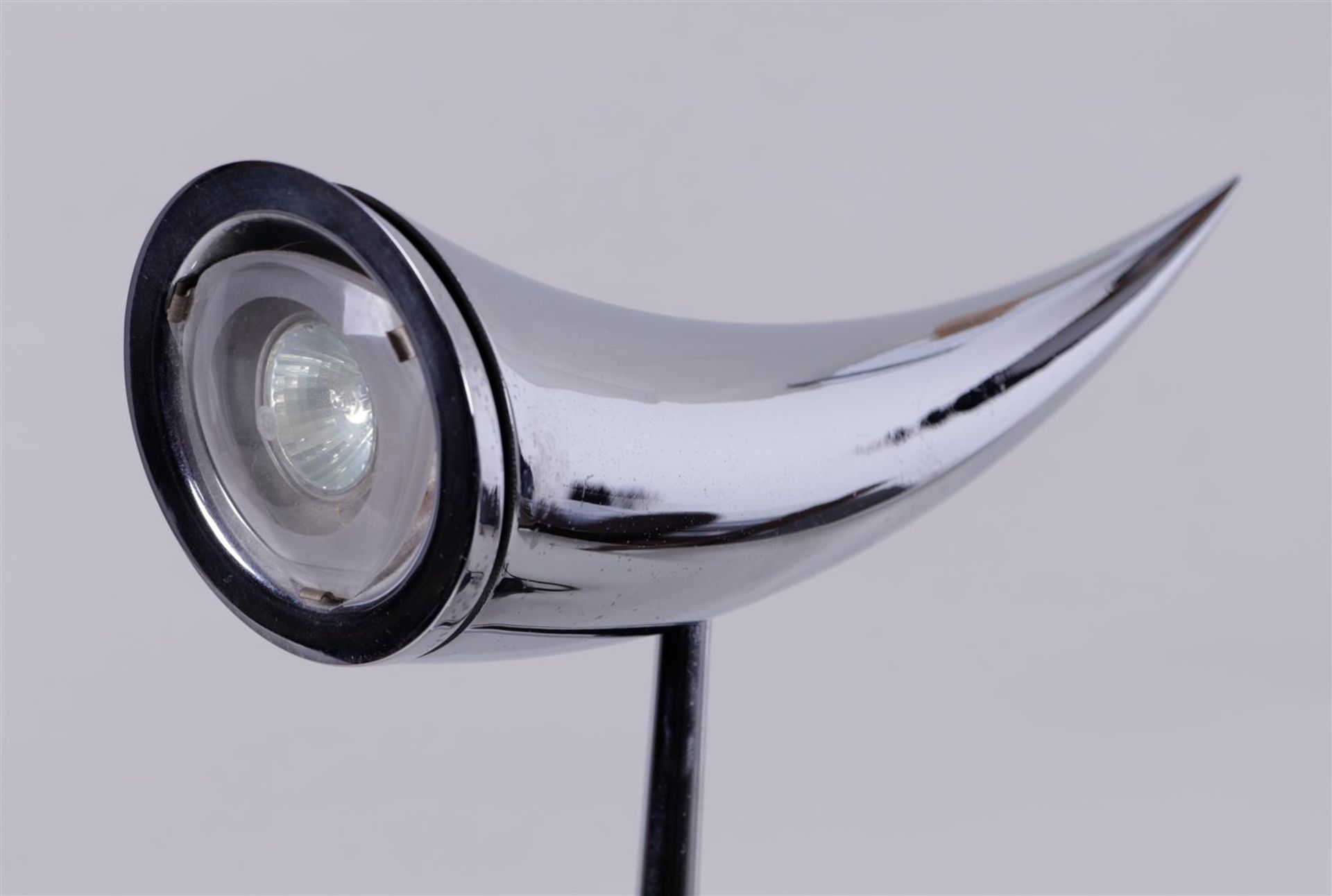 Philippe Starck, Ara table lamp. 2nd half of the 20th century.
56 × 24 × 18 cm. - Bild 2 aus 4