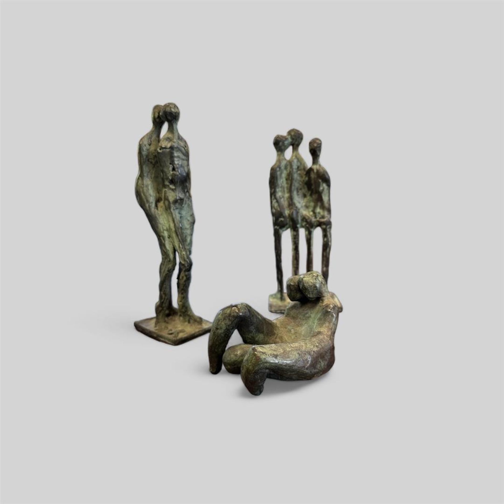 A lot consisting of (3) bronze sculptures.
22 cm. and smaller.