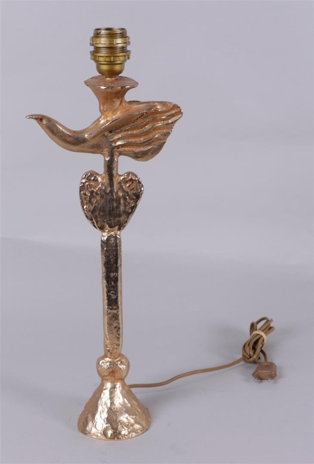 Pierre Casenove for Fondica, 'bird' gold-plated lamp. Signed on the base.
H. 45 cm.