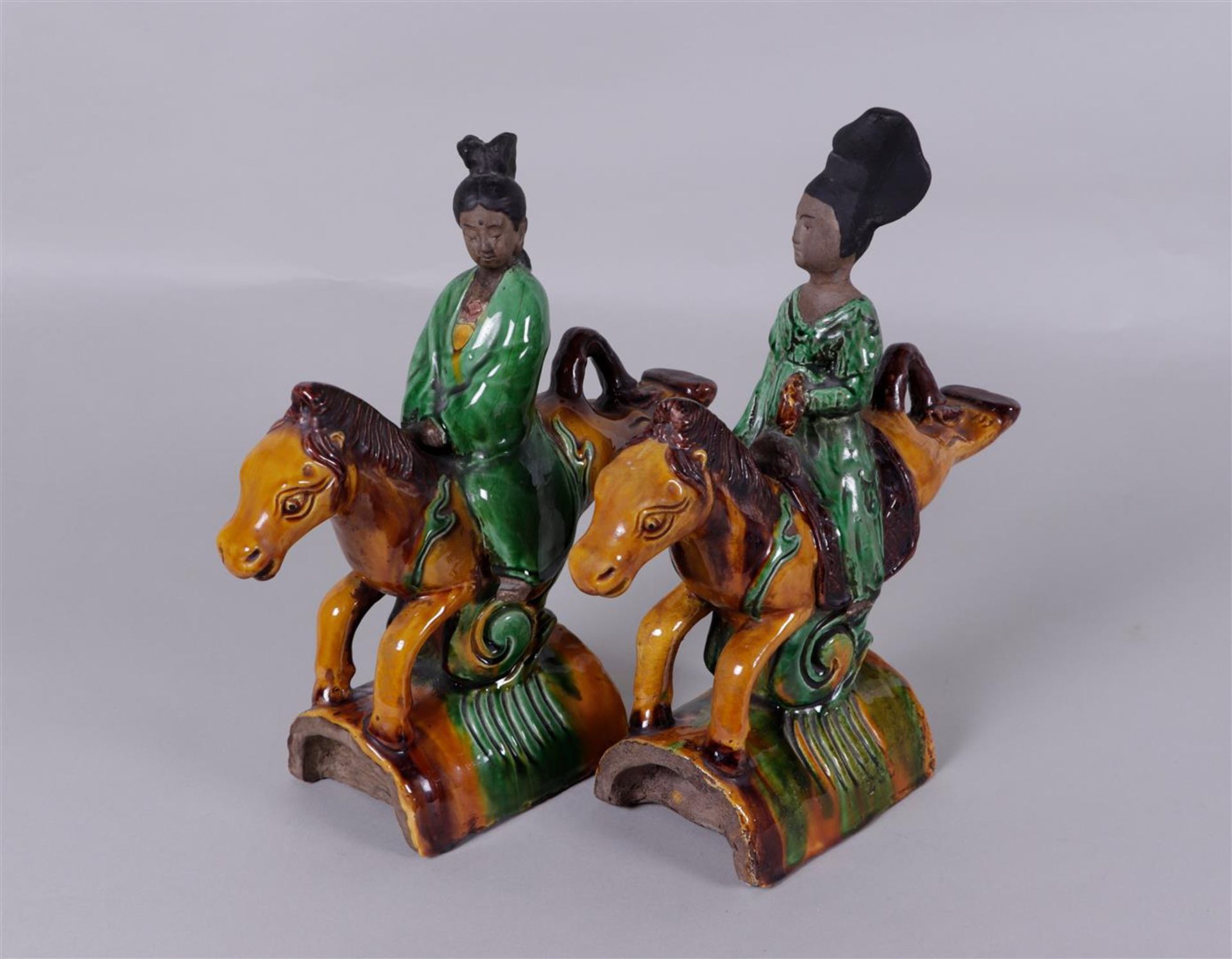 Two Sancai figures. China, 19/20th century.
H. 35 cm.