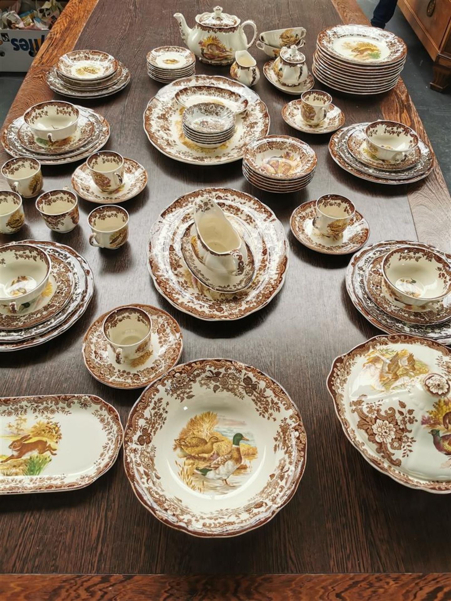 A Royal Worcester Palissy 'game series' earthenware tableware. consisting of 8 cups and saucers, 6 s - Bild 3 aus 5