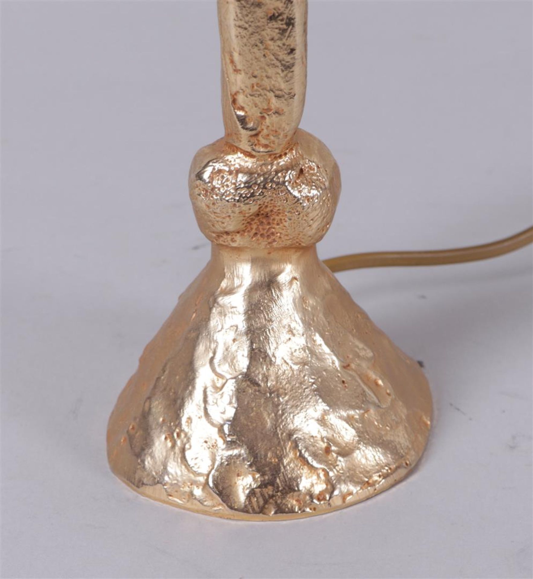 Pierre Casenove for Fondica, 'bird' gold-plated lamp. Signed on the base.
H. 45 cm. - Image 3 of 4