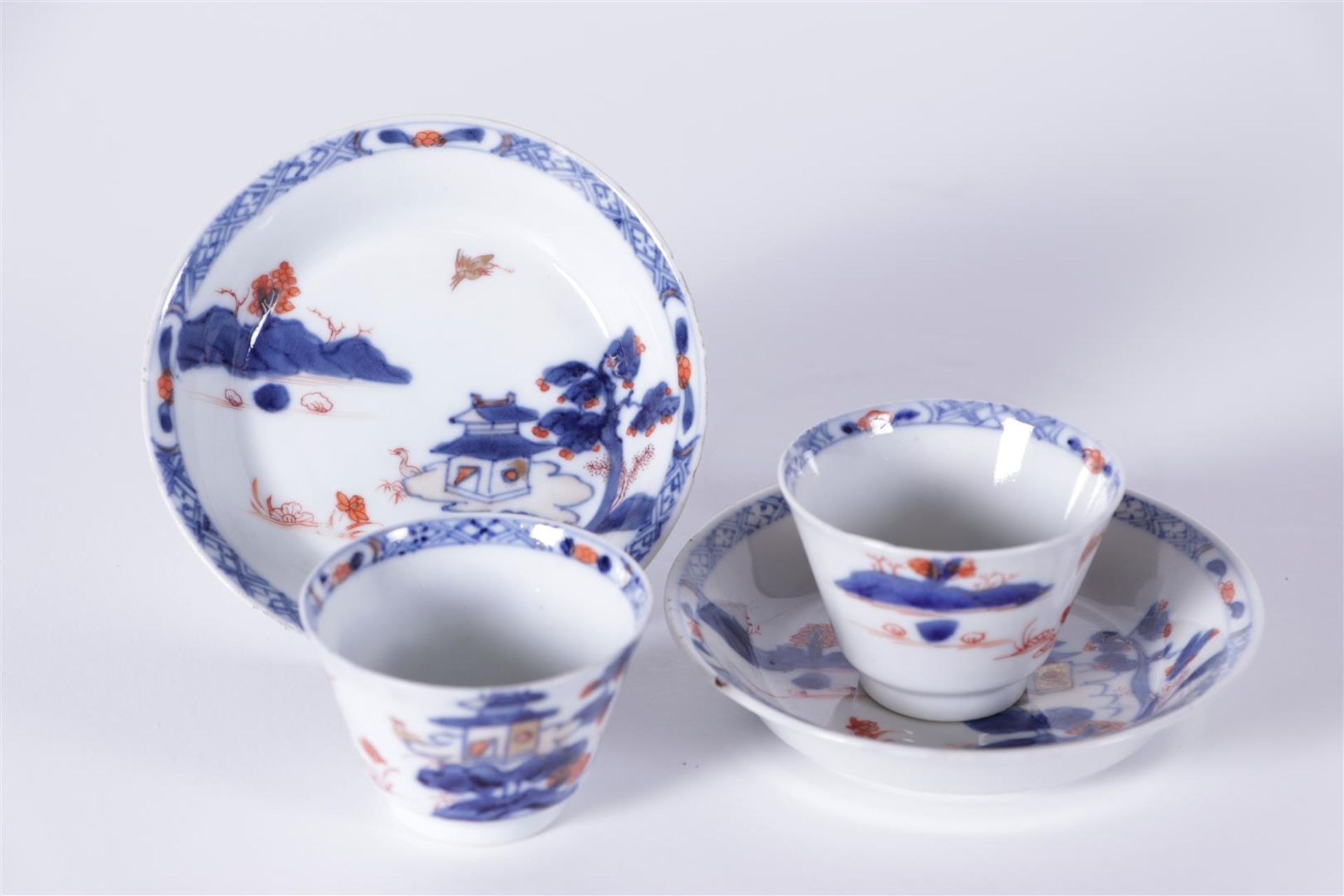 Two Imari porcelain cups and saucers with river landscape decor. China, 18th century.
Diam. 11 cm. - Bild 4 aus 4