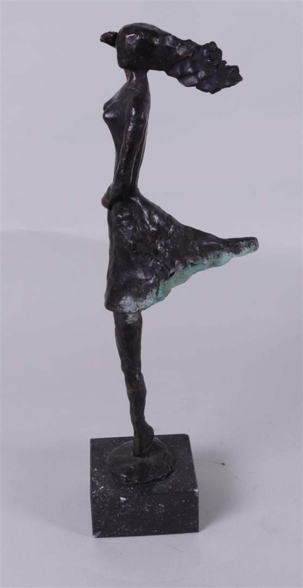 Dutch School, 20th century, Dancer, bronze. signed (on the foot),
H.: 46 cm. - Bild 2 aus 3