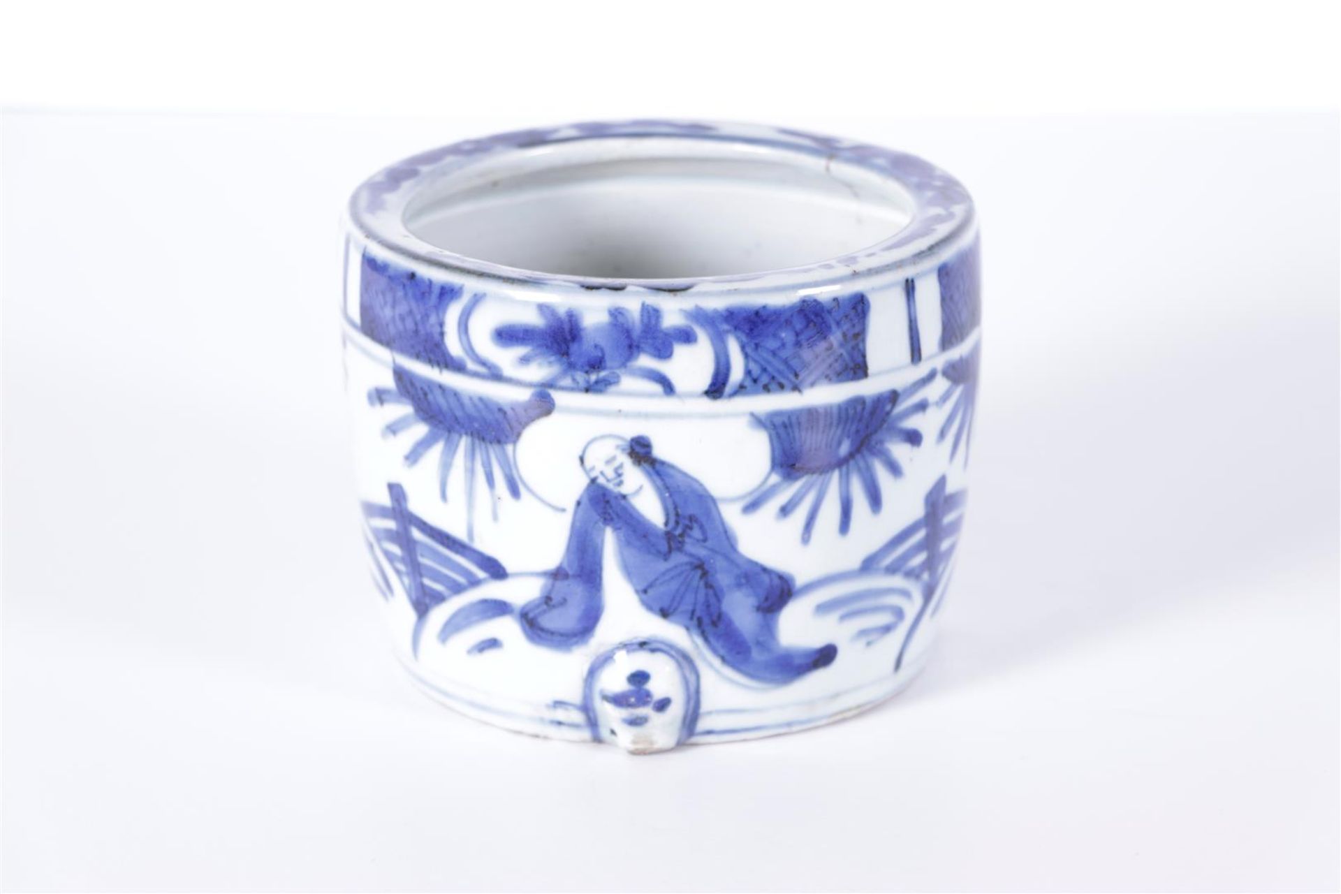 A round porcelain incense burner with figures in landscape decor on the outside, on three legs. Chin - Image 4 of 4