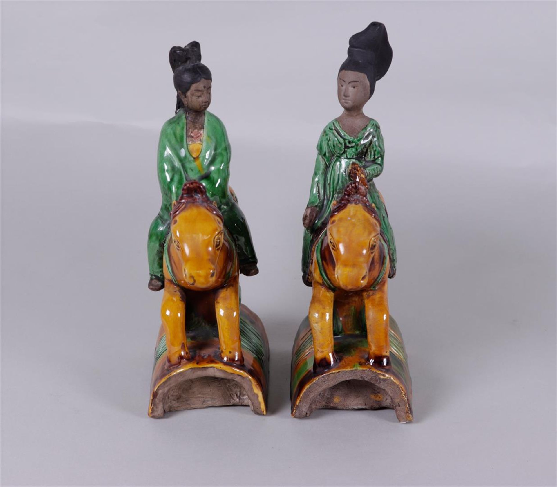 Two Sancai figures. China, 19/20th century.
H. 35 cm. - Bild 4 aus 5