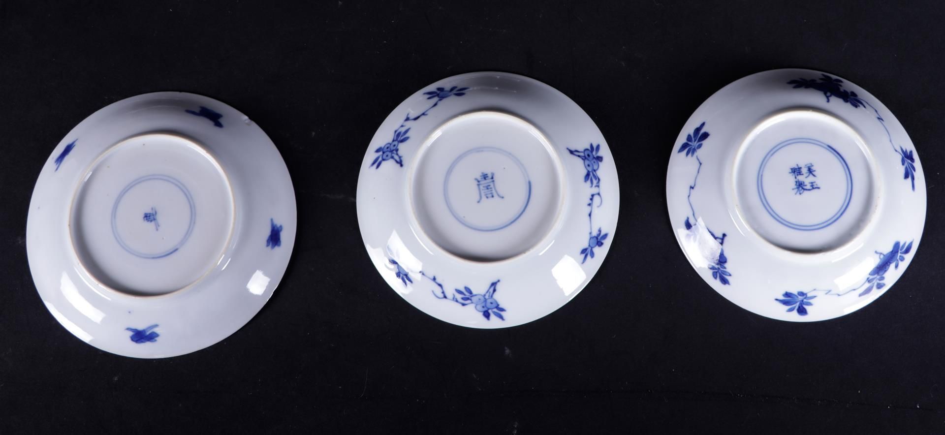 Three porcelain saucers with a decor of long Elizas, marked in a double circle. China, Kangxi.
Diam. - Image 2 of 2