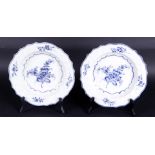 Amstel/Kortrijk, two porcelain plates with floral decor, late 18th century.
Diam. 25 cm.