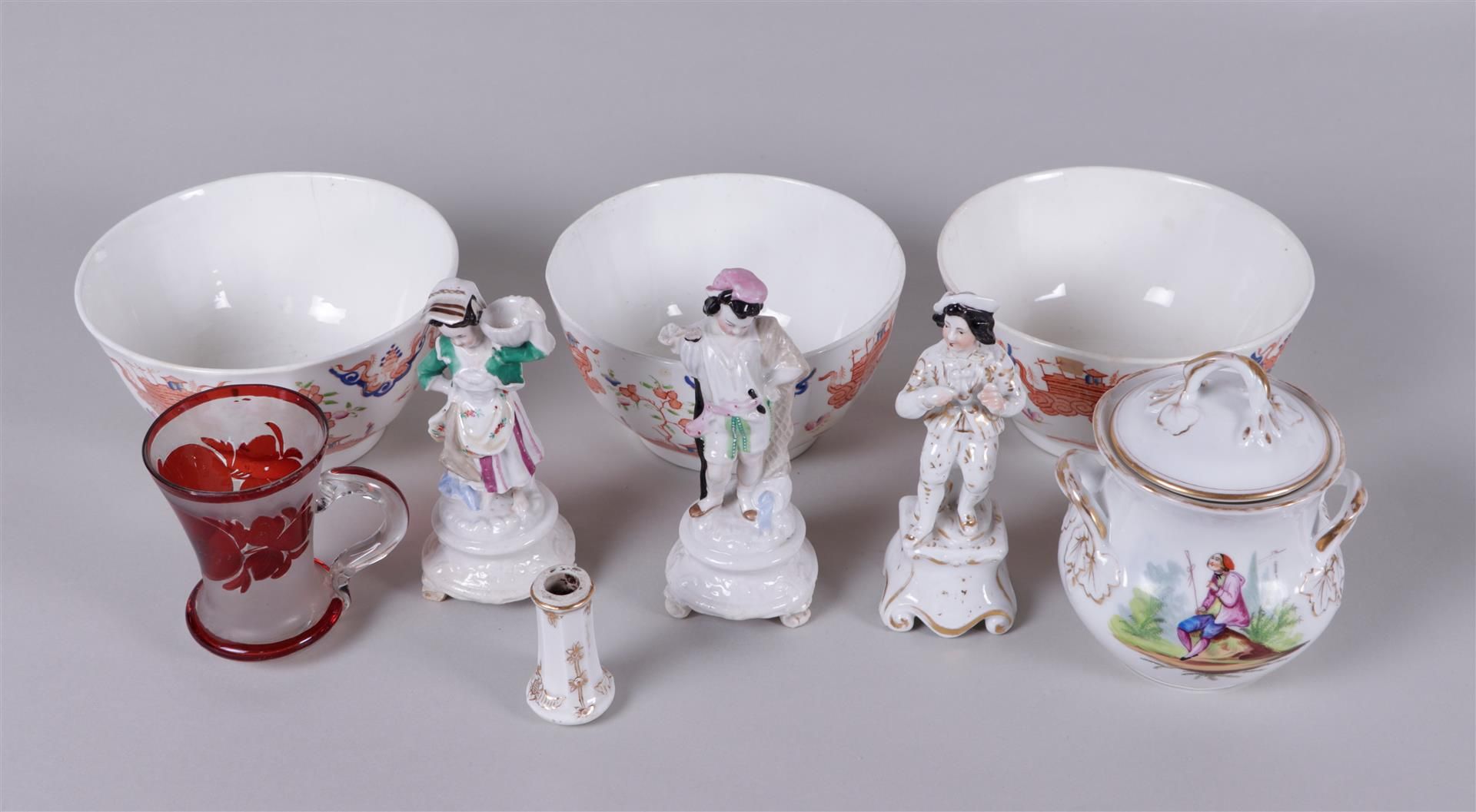 3x Bowls with stencil technique, red-colored English 19th century, plus 3x Porcelain figurines and a