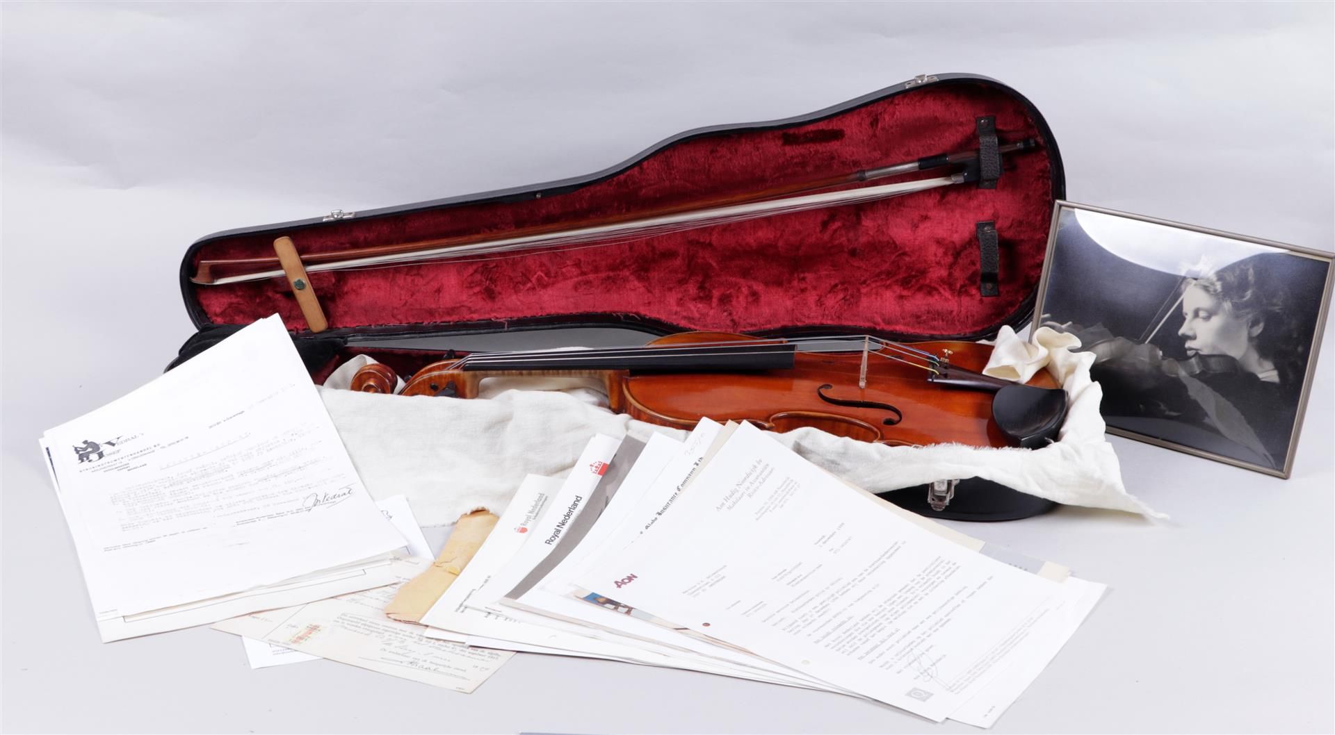 A master violin from 1925 by Pierre Jean Henri Hel, Lille 1884 - 1931). Includes a violin bow, marke - Bild 10 aus 11