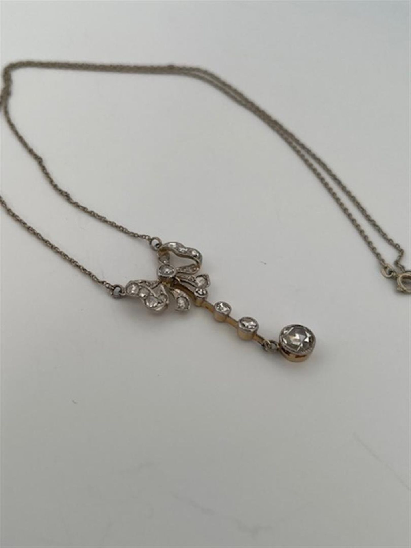 9kt bicolor gold 'Romantic vintage' necklace set with diamonds.
The pendant on the necklace is set w - Image 3 of 6