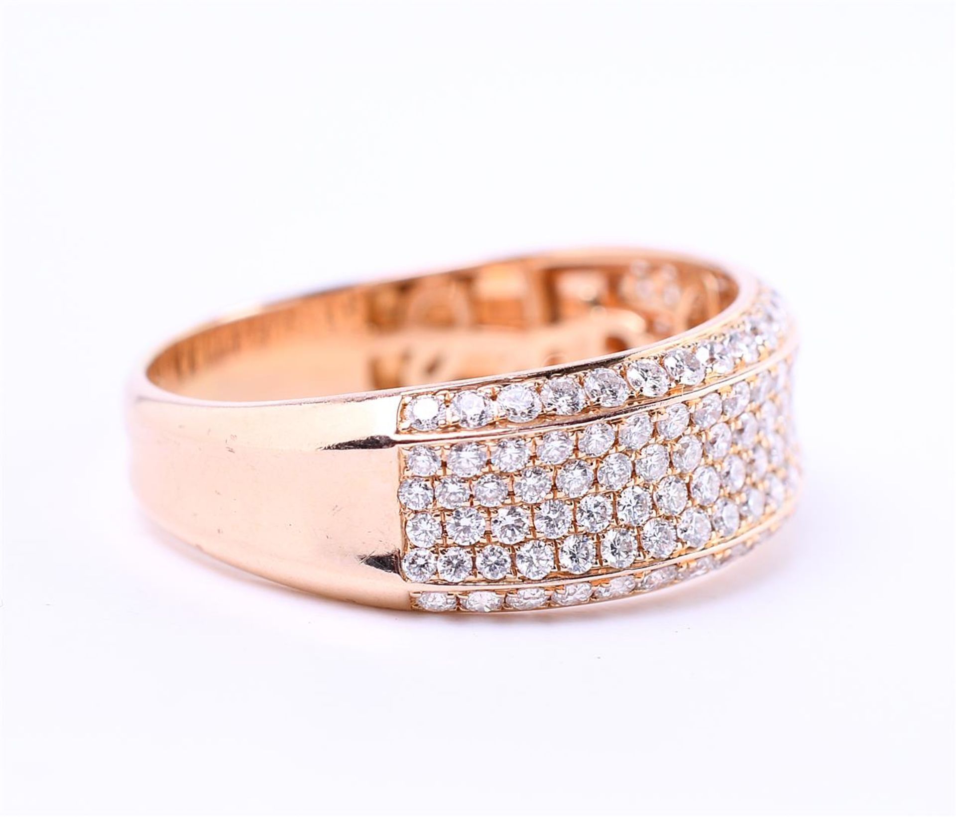 18kt Italian Migelli paver ring in (apricot) rose gold. Set with 124 brilliant cut diamonds of appro - Bild 5 aus 5