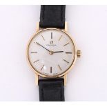 14 carat yellow gold Omega women's wristwatch, wind-up, set with a black leather strap.
Width approx