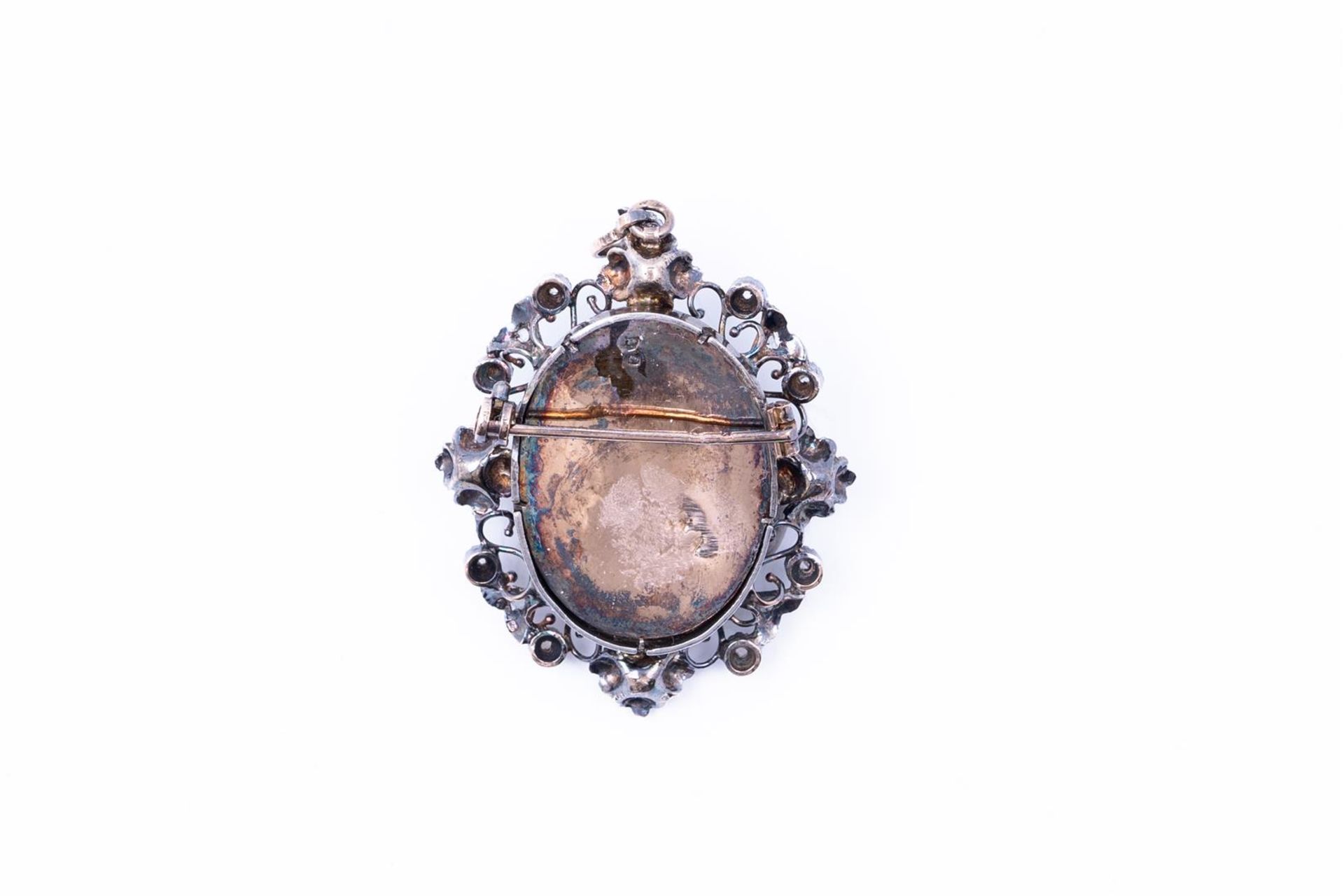 14kt gold brooch/pendant with silver details. This piece of jewelry can be worn as a pendant or used - Image 2 of 2