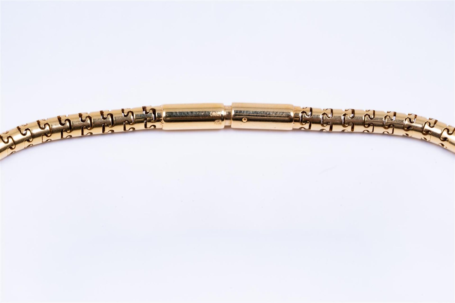 18kt snake necklace "Le Chic" with unique puzzle link.
The necklace has a bayonet clasp and beautifu - Image 2 of 2