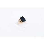 14kt yellow gold signet ring set with obsidian.
Timeless model, nice for everyday wear. The signet r