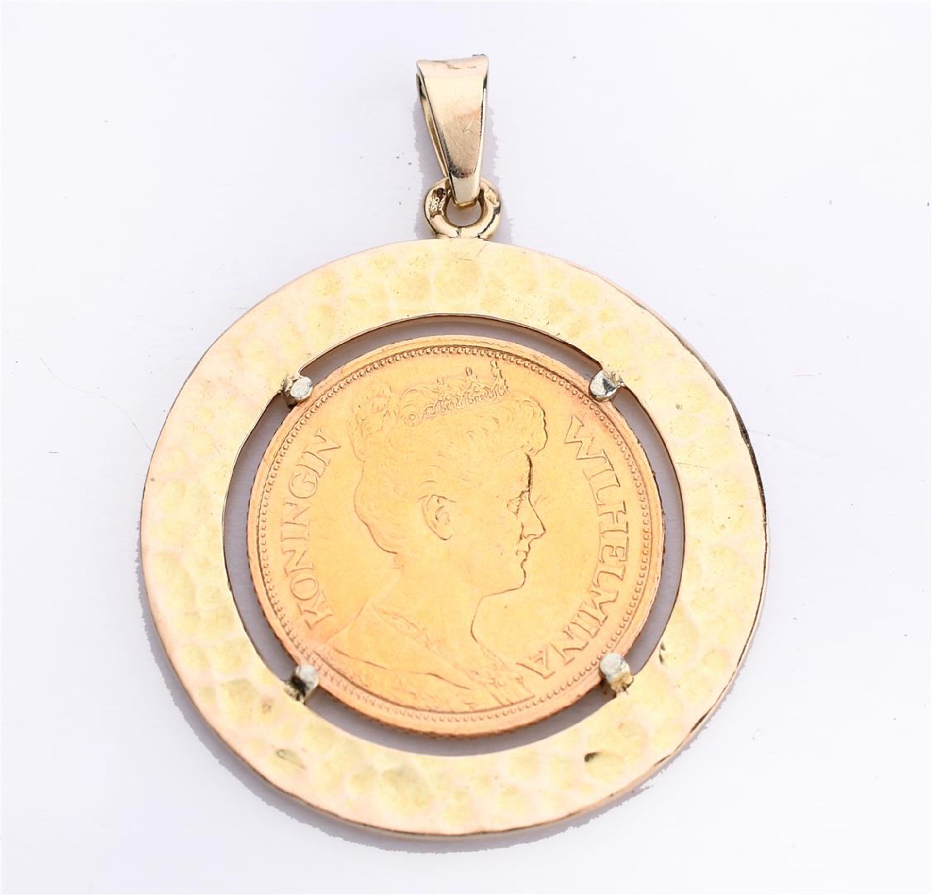 14kt + 22kt gold coin pendant with hammered finish and 5 guilder coin of Queen Wilhelmina (with updo