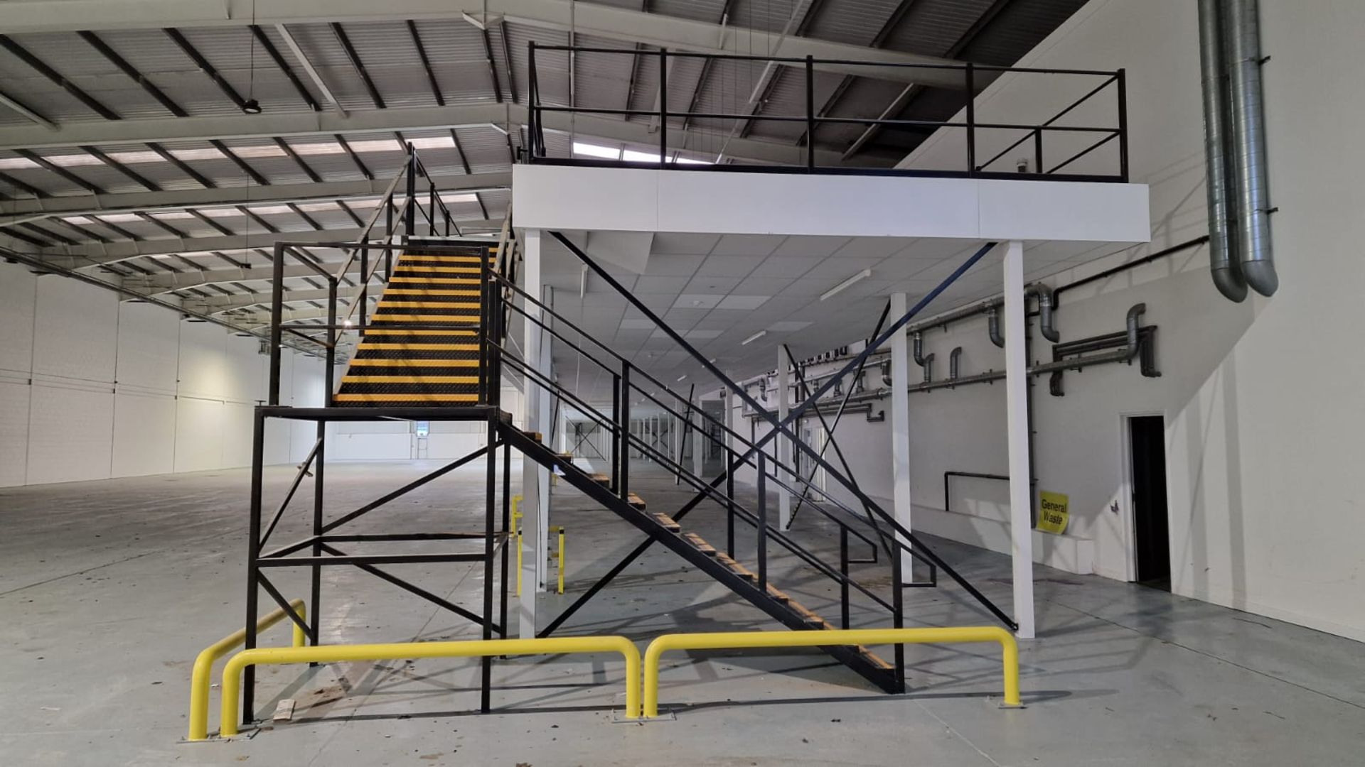 Mezzanine Floor - 1150m2 - with 2 x Staircases & Handrail - Image 3 of 5