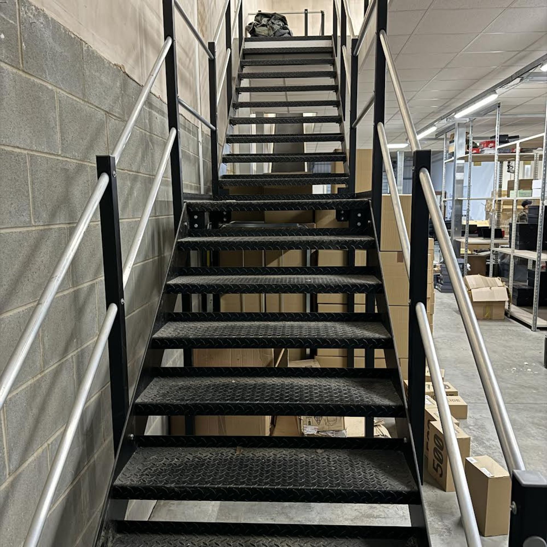 17 x 22m Mezzanine Floor - Staircase & Conveyorbelt - Image 3 of 3