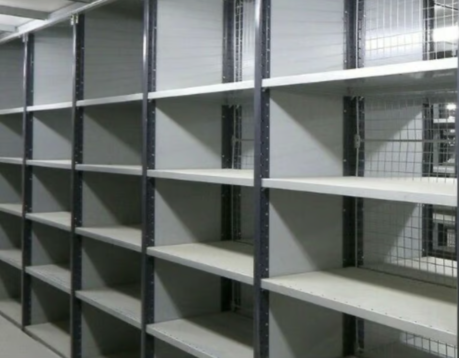 200 Bays Link 51 Shelving - 400mm depth - 1950mm height - 1m length - Image 2 of 2