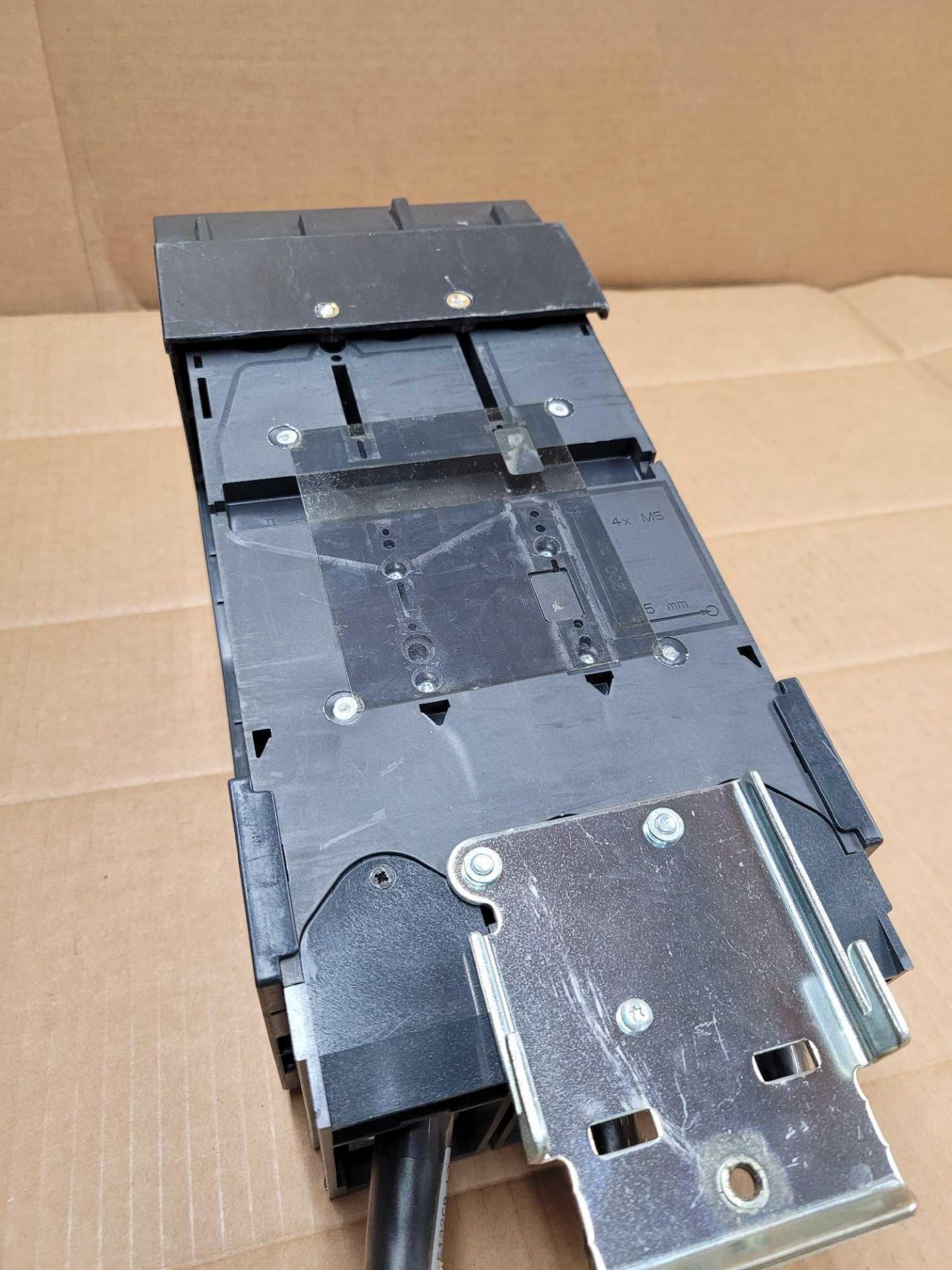 SQUARE D LJA36400U31X / 400 Amp Molded Case Circuit Breaker  /  Lot Weight: 16.4 lbs - Image 4 of 6