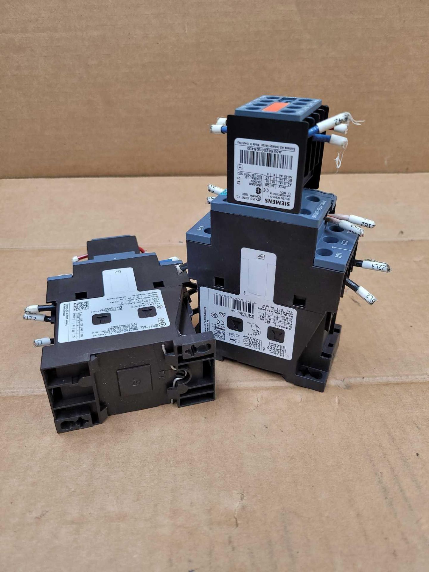 LOT OF 2 SIEMENS 3RT2027-1FB44-3MA0 / Power Contactor  /  Lot Weight: 2.8 lbs - Image 7 of 7