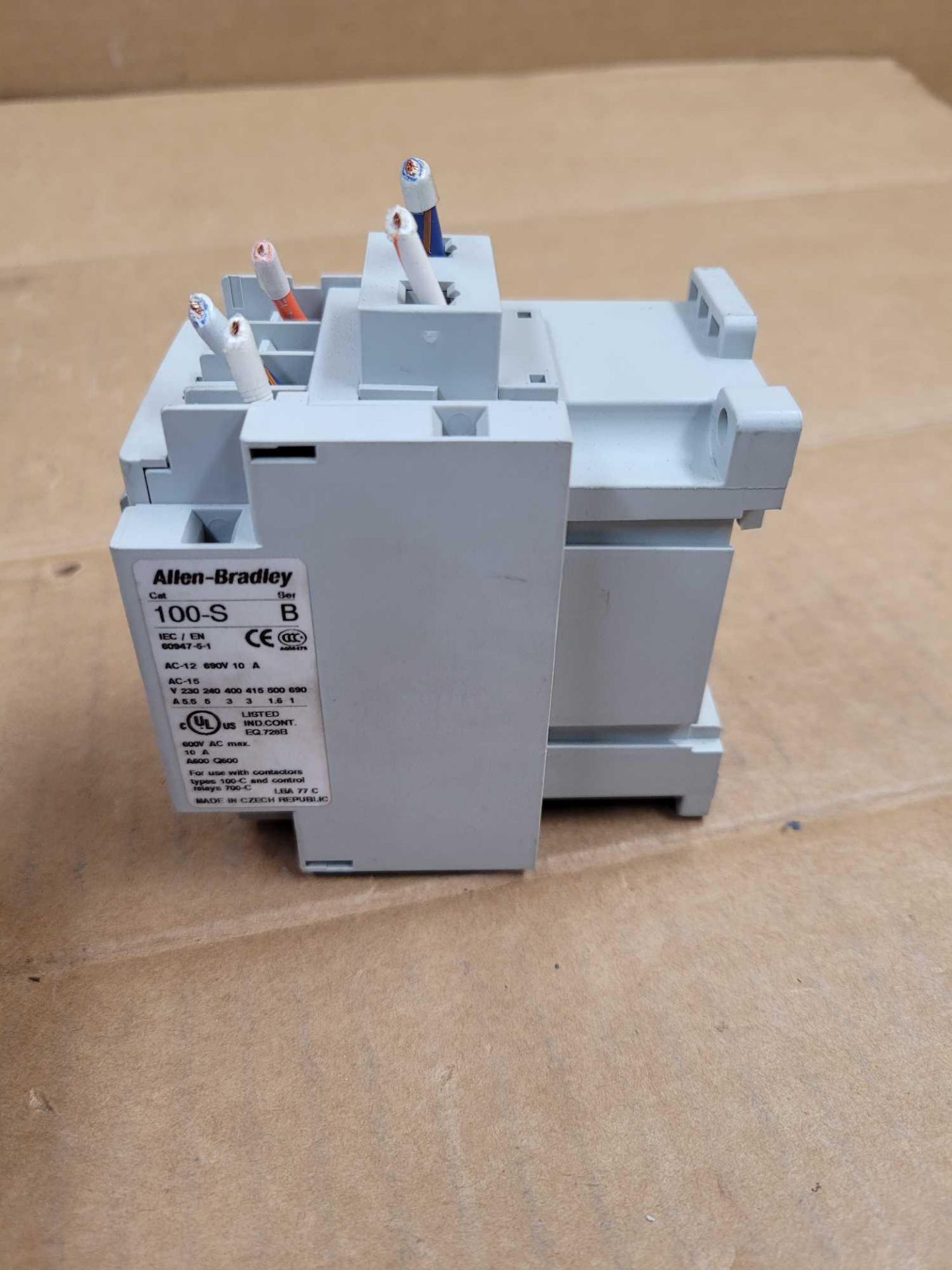 LOT OF 4 ALLEN BRADLEY 100-C09E*200 / Series A Contactor  /  Lot Weight: 3.8 lbs - Image 6 of 8