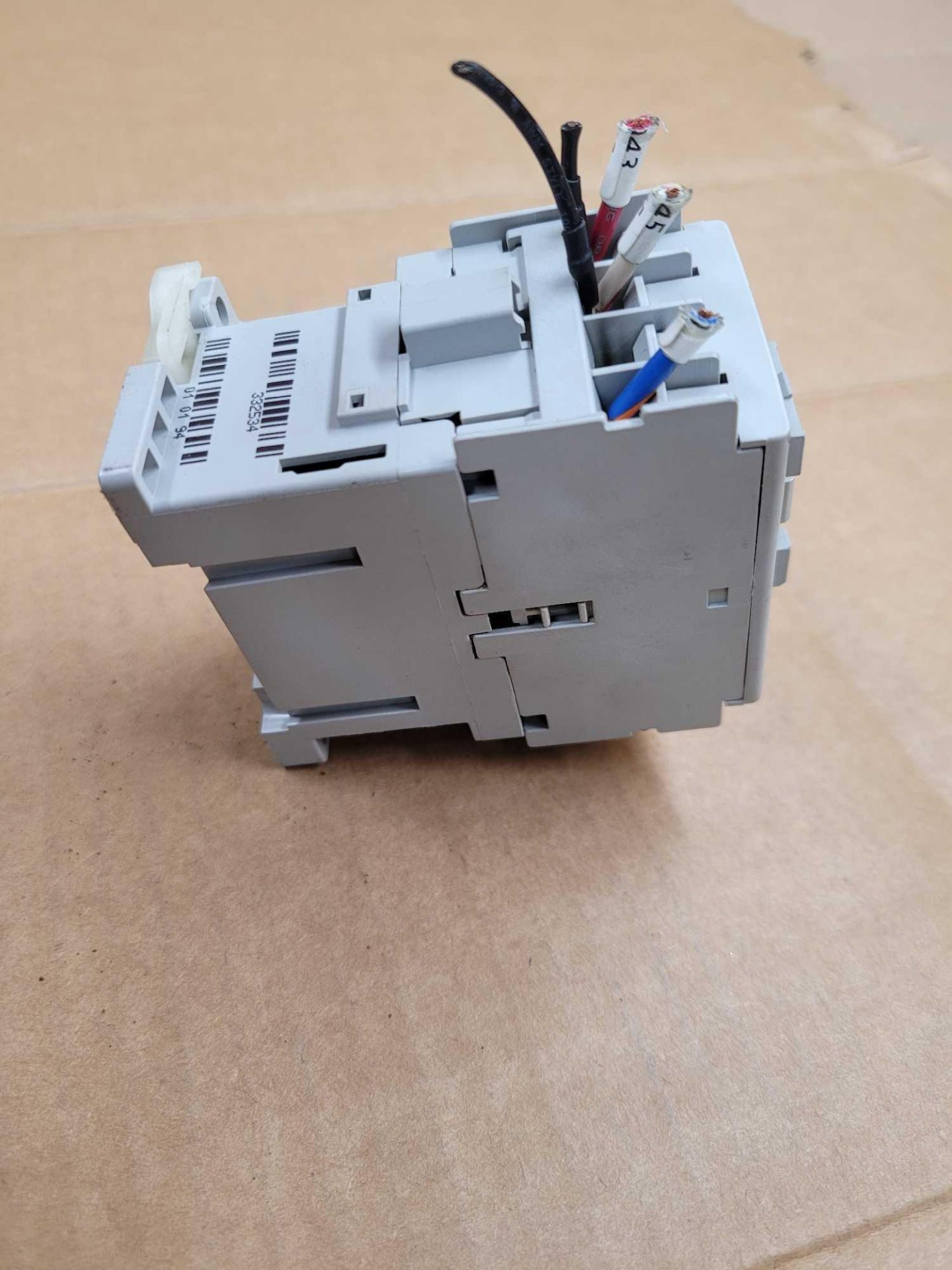 LOT OF 6 ALLEN BRADLEY 100-C09E*10 / Series A Contactor  /  Lot Weight: 5.2 lbs - Image 3 of 8