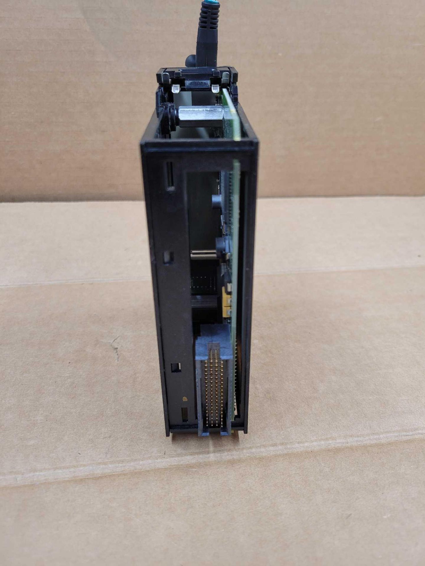 ALLEN BRADLEY 1756-ENBT / Series A Ethernet/IP 10/100 Mb/s Communication Bridge  /  Lot Weight: 0.6 - Image 3 of 8