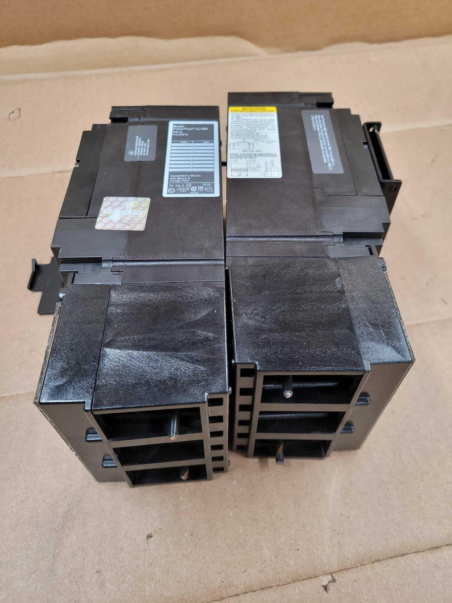 LOT OF 2 SQUARE D HJL26015 / 15 Amp Molded Case Circuit Breaker  /  Lot Weight: 7.8 lbs - Image 4 of 5