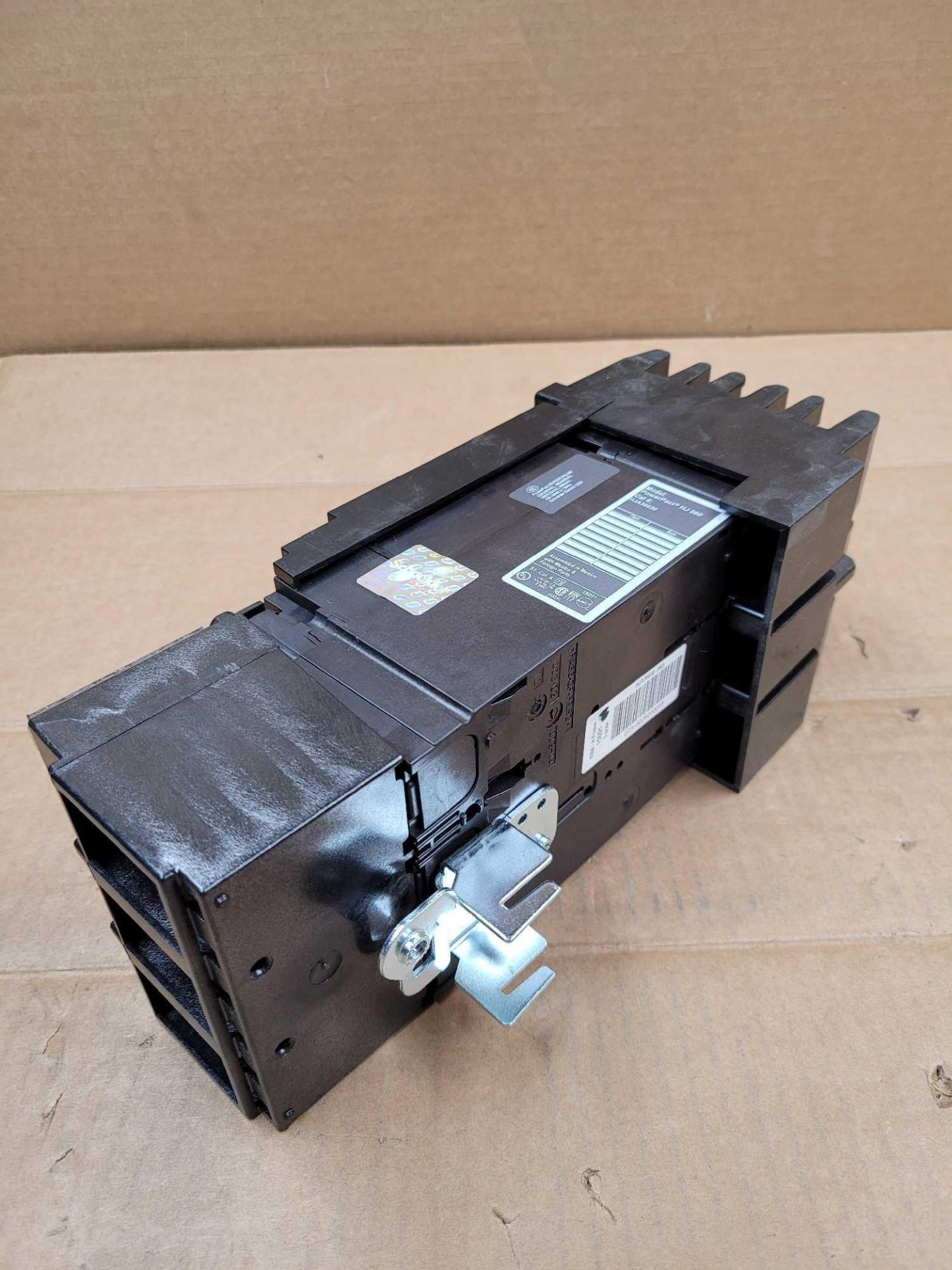 LOT OF 2 SQUARE D HJA36030 / 30 Amp Molded Case Circuit Breaker  /  Lot Weight: 9.8 lbs - Image 3 of 6
